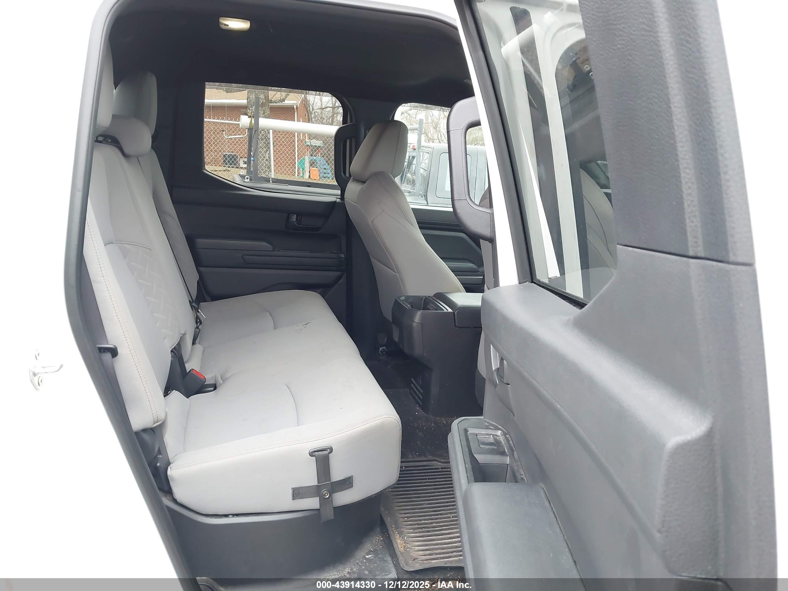 TOYOTA TACOMA image 8