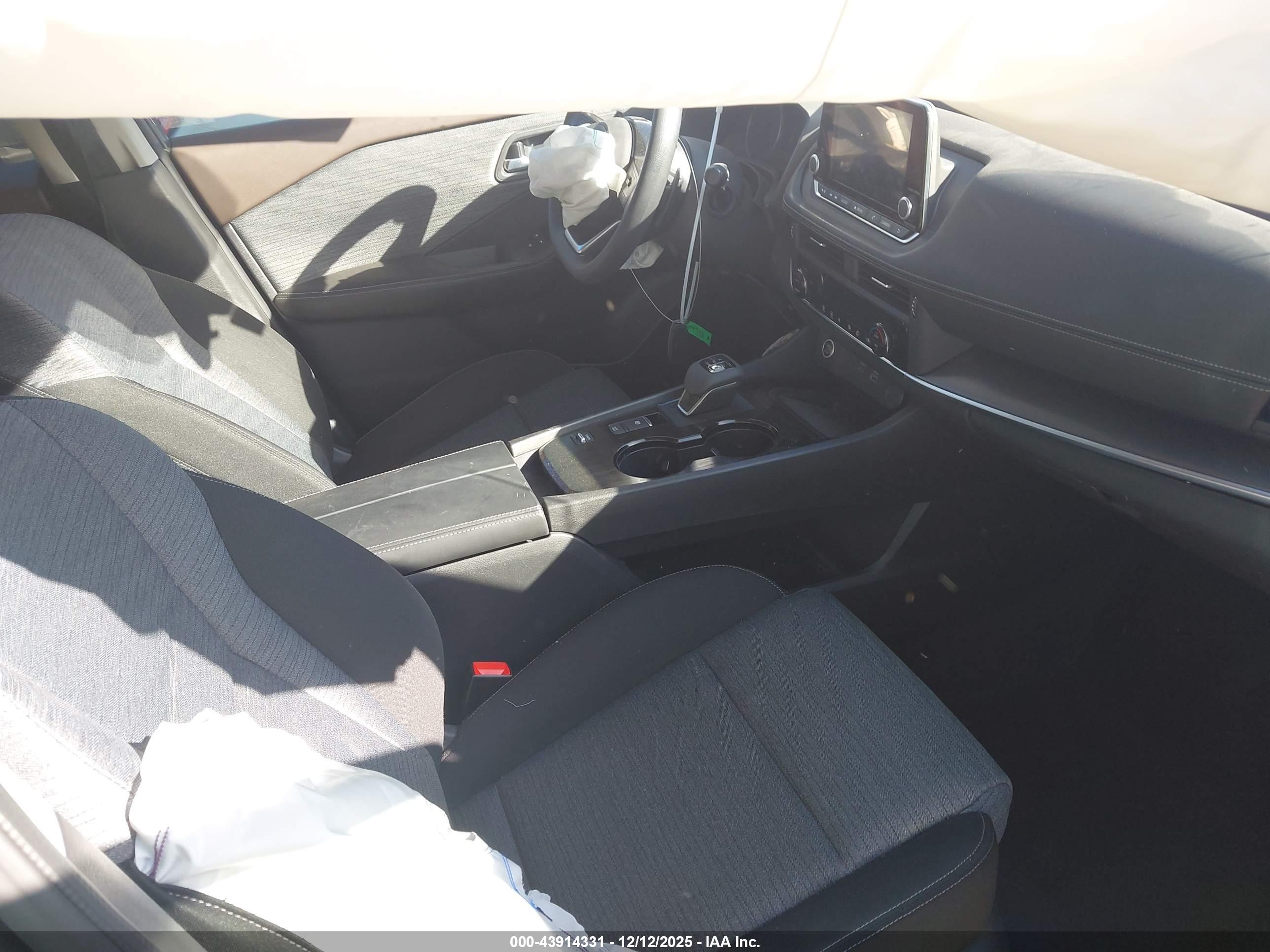 NISSAN ROGUE image 5