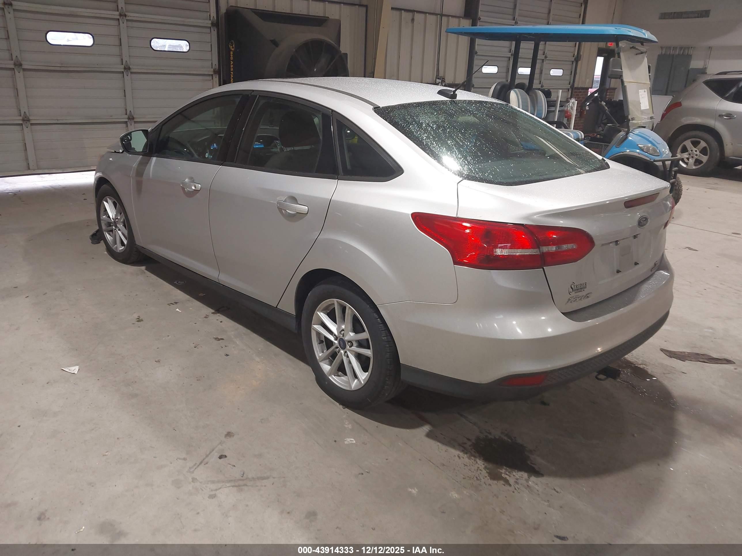 FORD FOCUS image 3