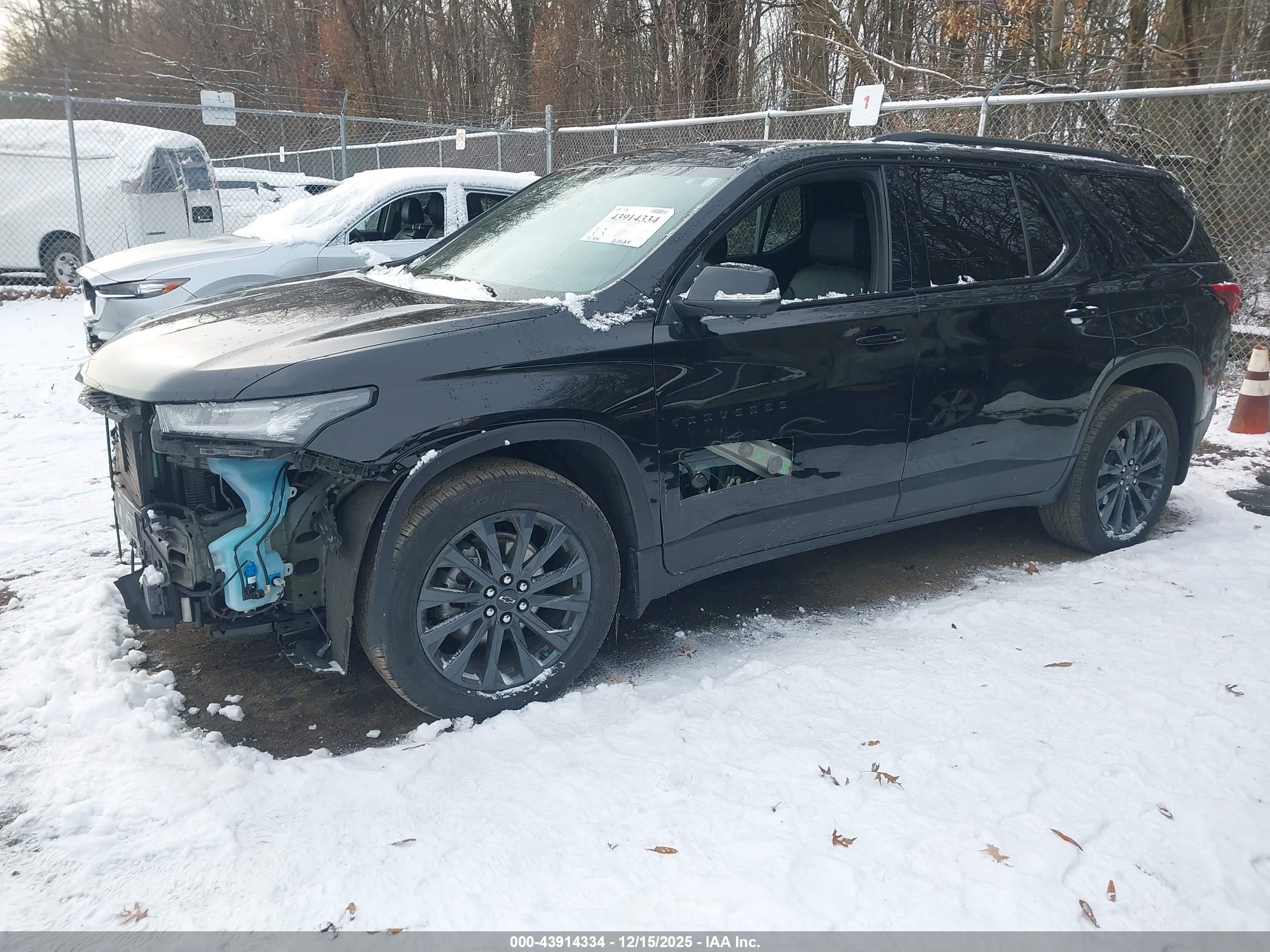 CHEVROLET TRAVERSE image 2