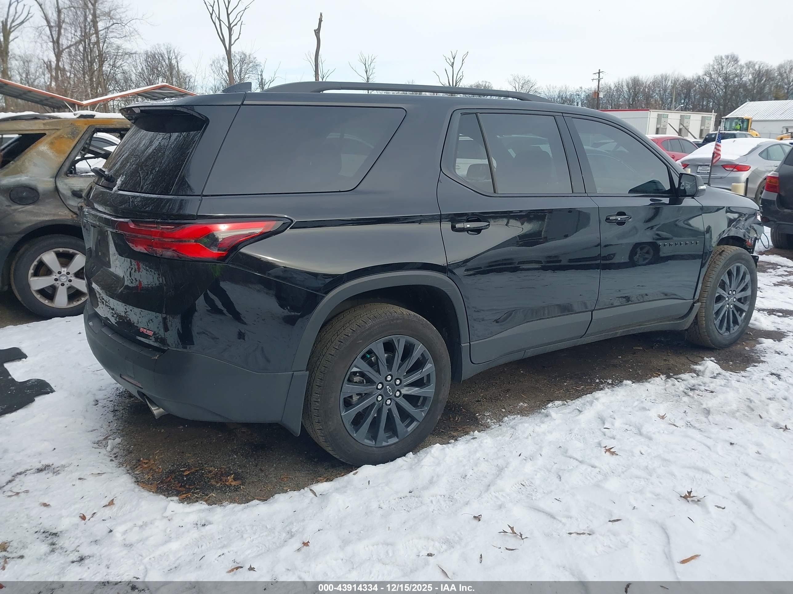 CHEVROLET TRAVERSE image 4