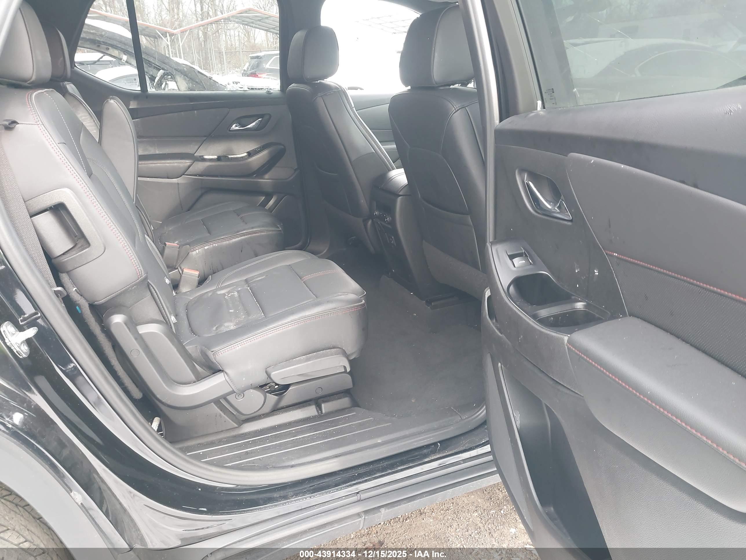 CHEVROLET TRAVERSE image 8