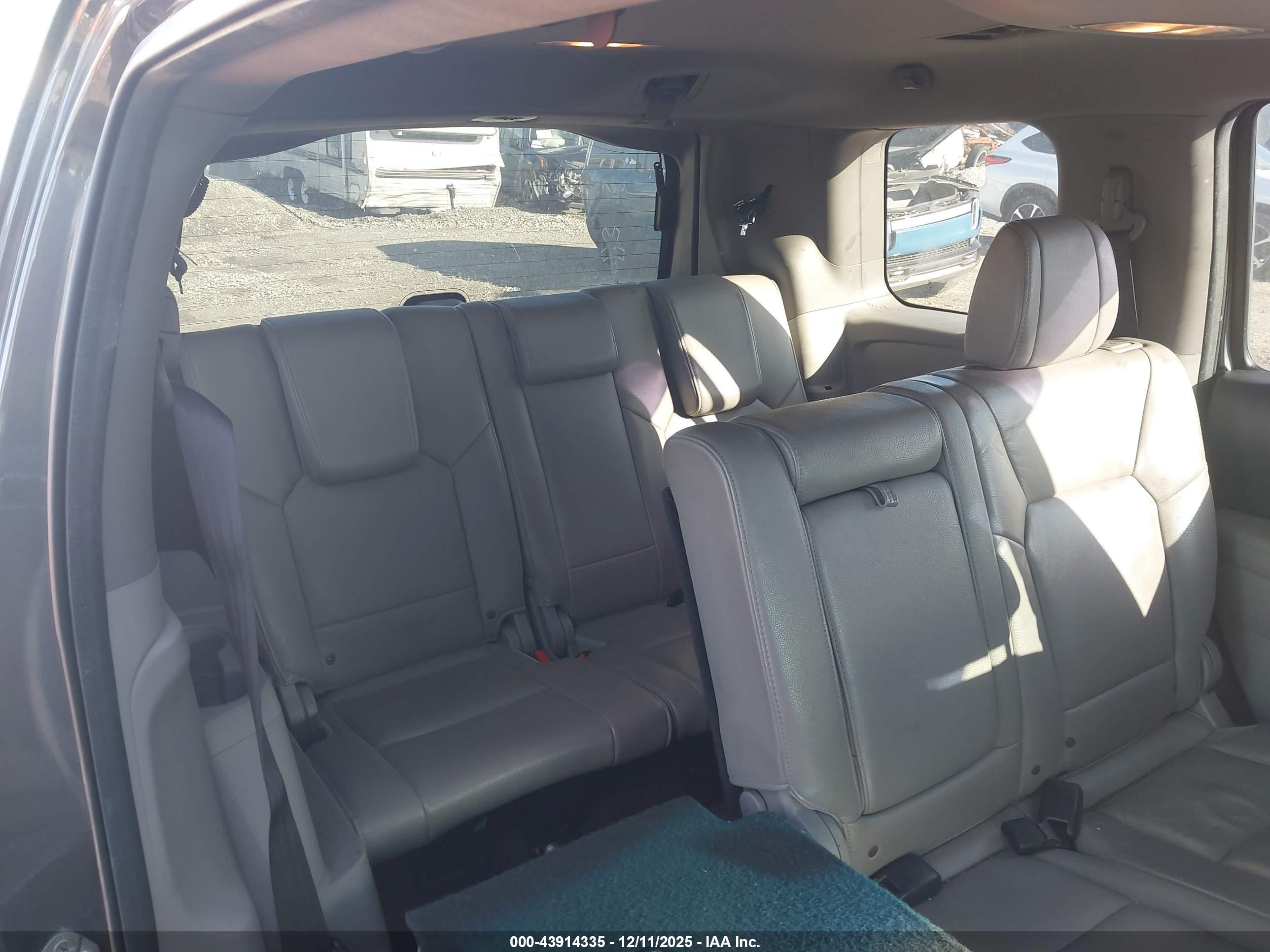 HONDA PILOT image 8