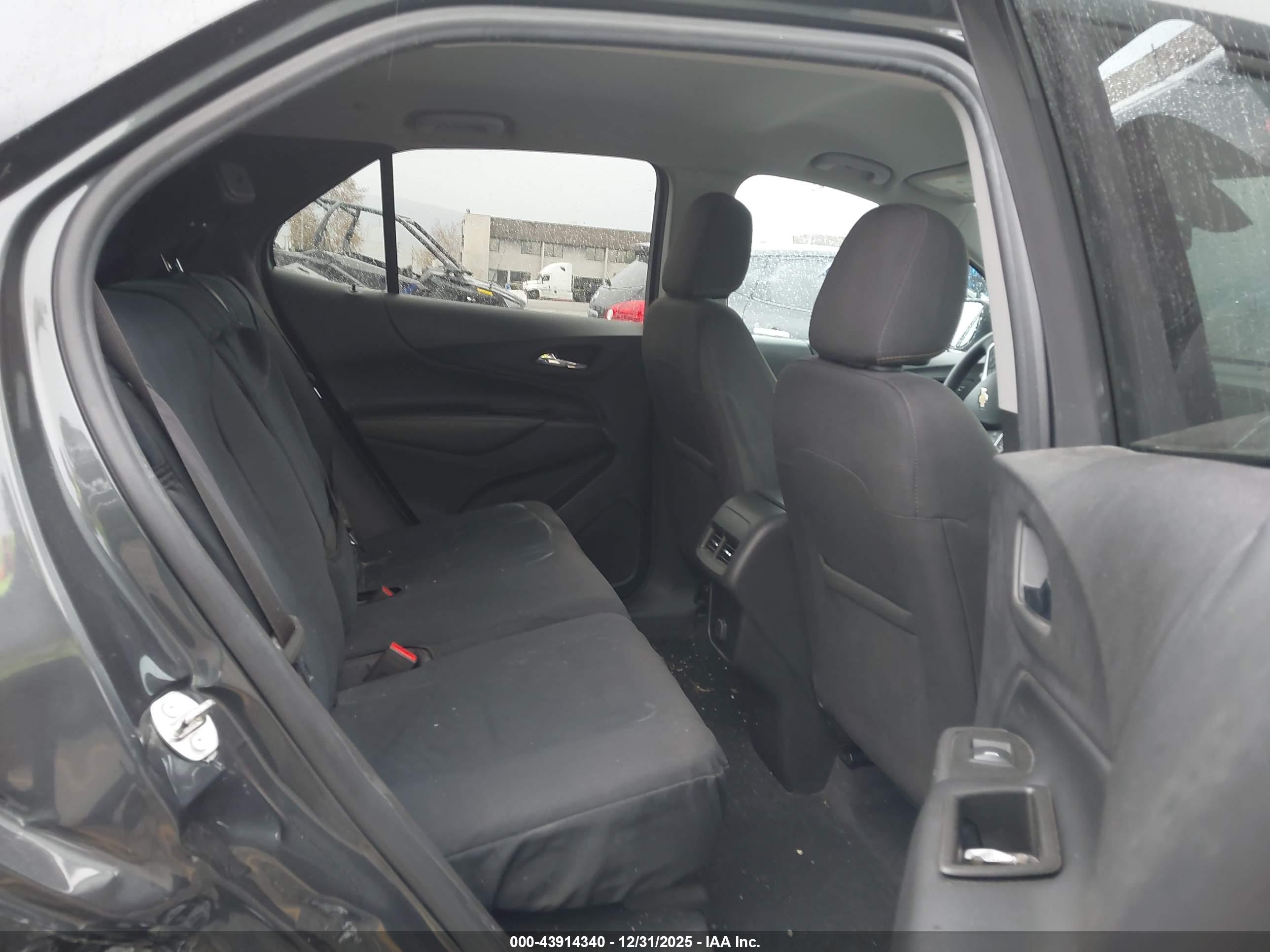 CHEVROLET EQUINOX image 8
