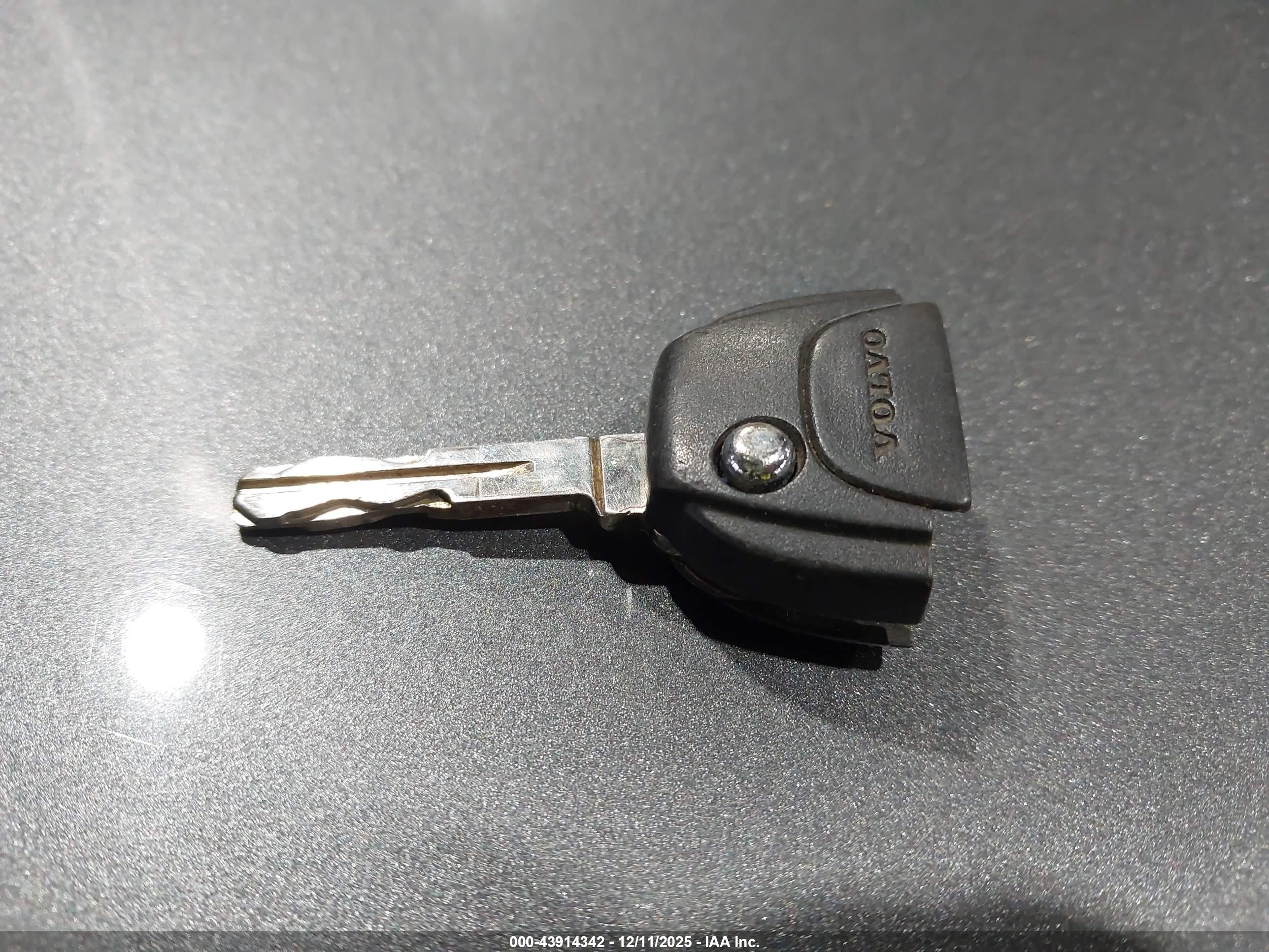 VOLVO XC90 image 11