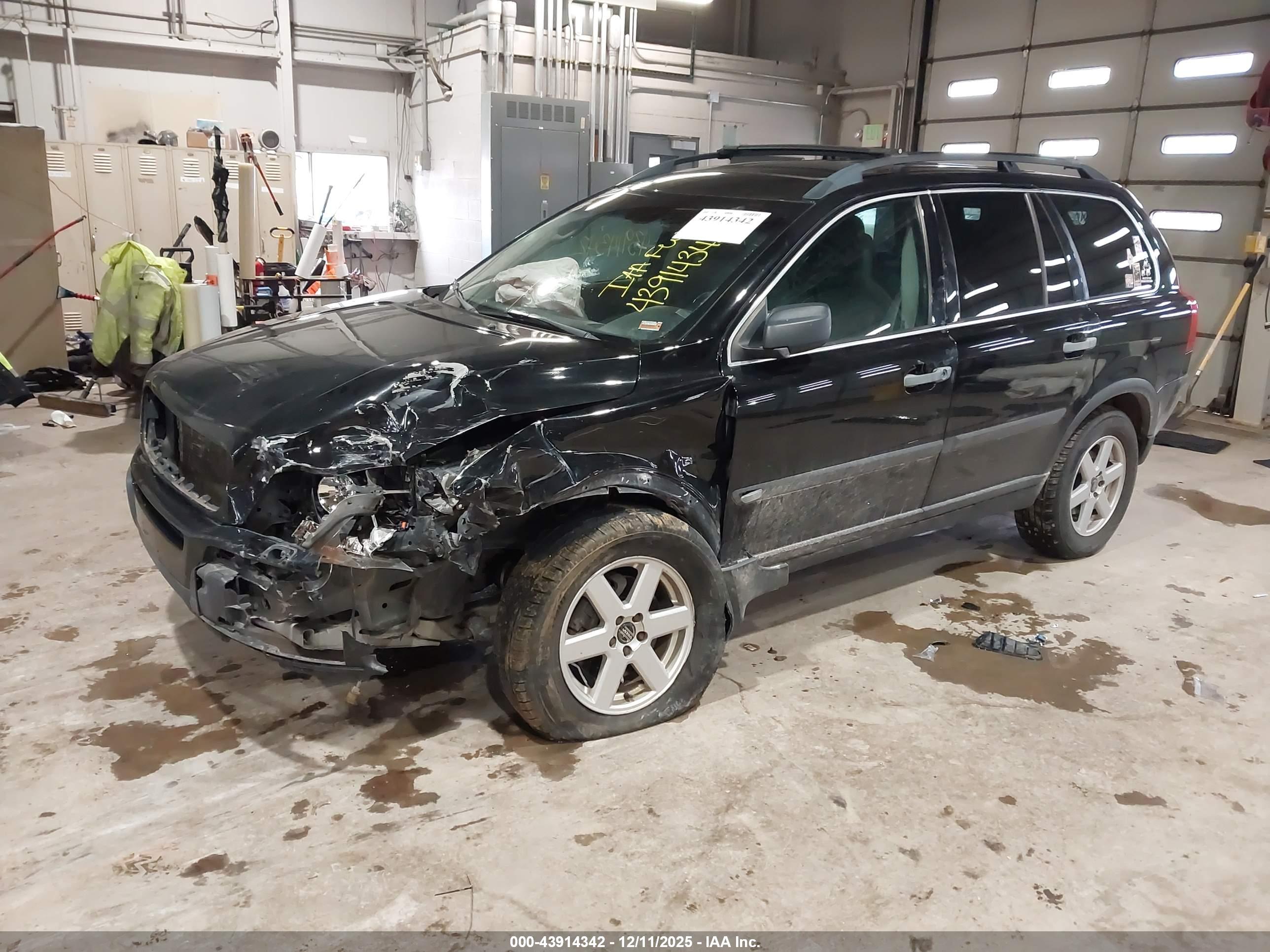 VOLVO XC90 image 2