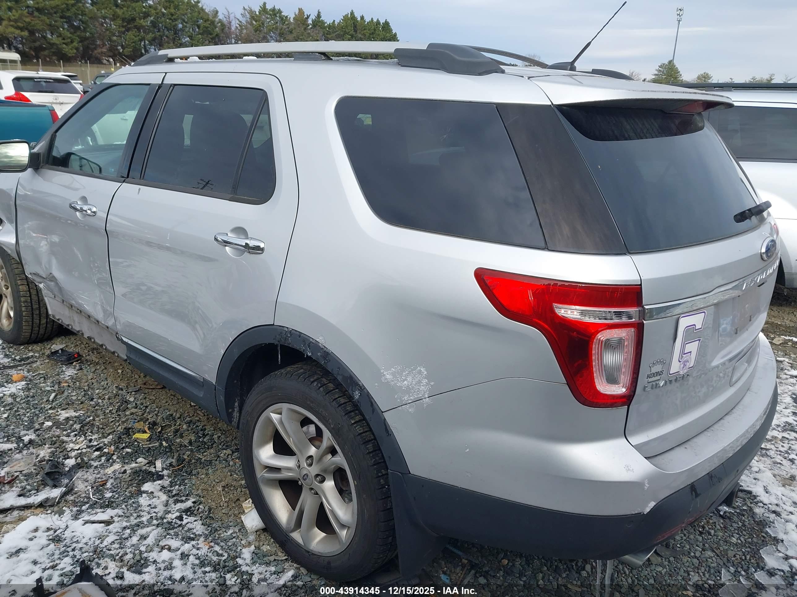 FORD EXPLORER image 3