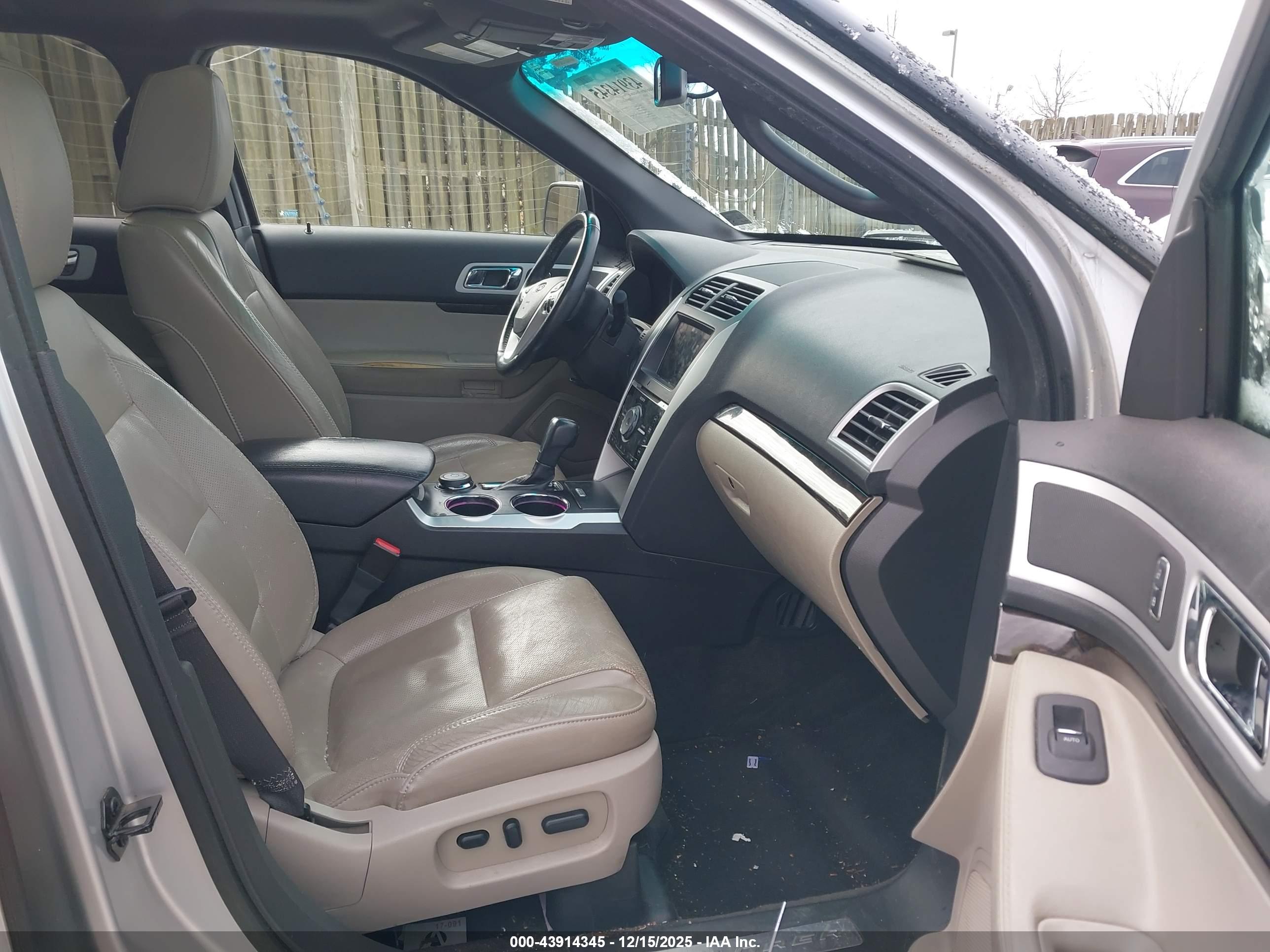 FORD EXPLORER image 5