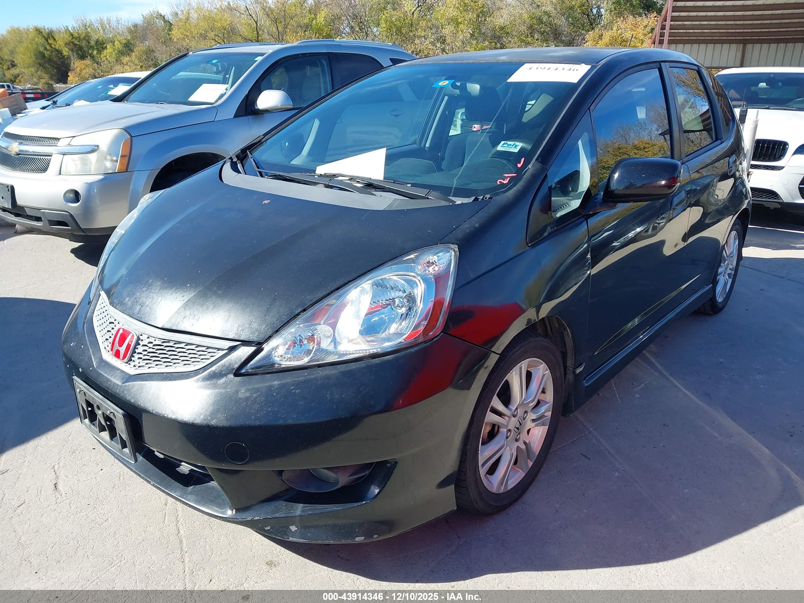 HONDA FIT image 2
