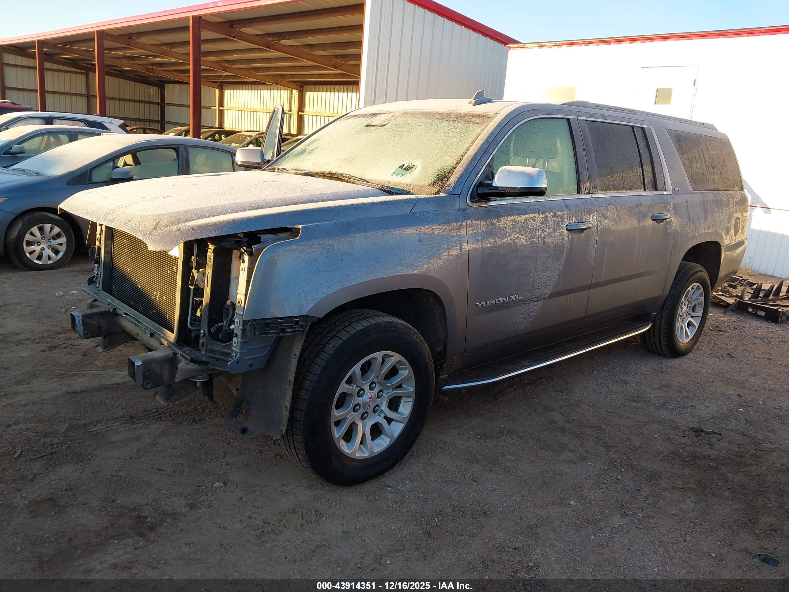 GMC YUKON image 2