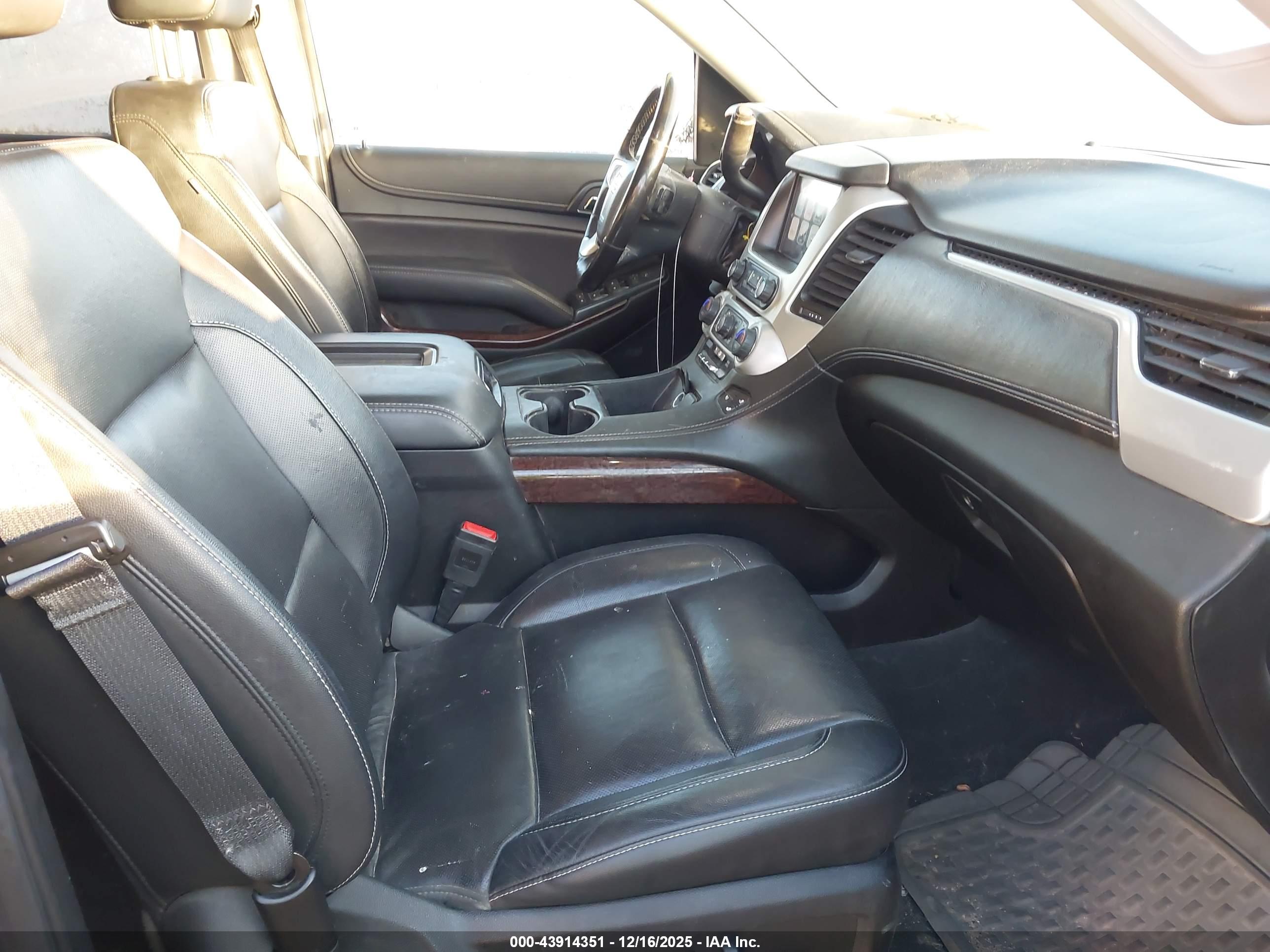 GMC YUKON image 5