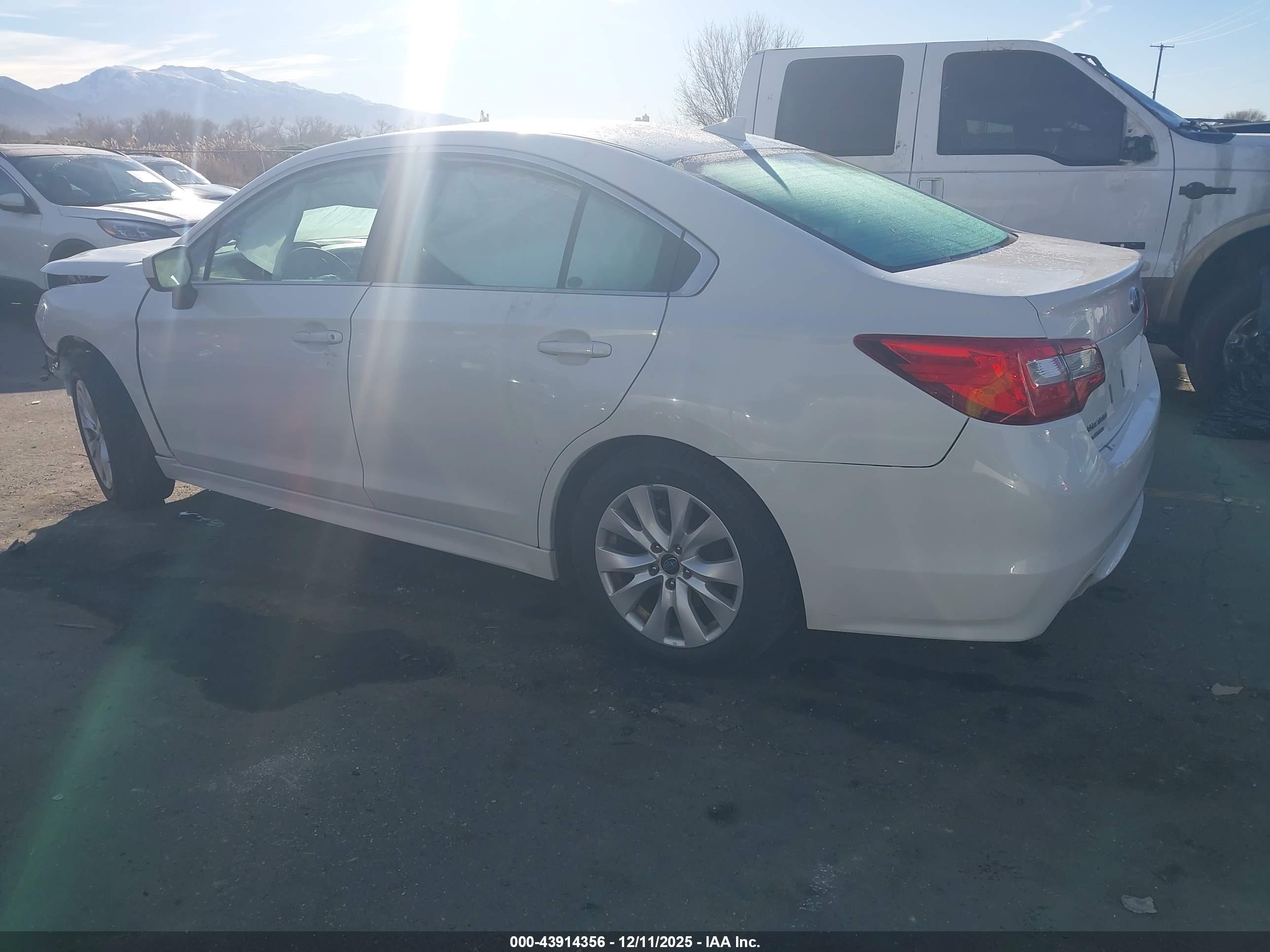 SUBARU LEGACY image 3