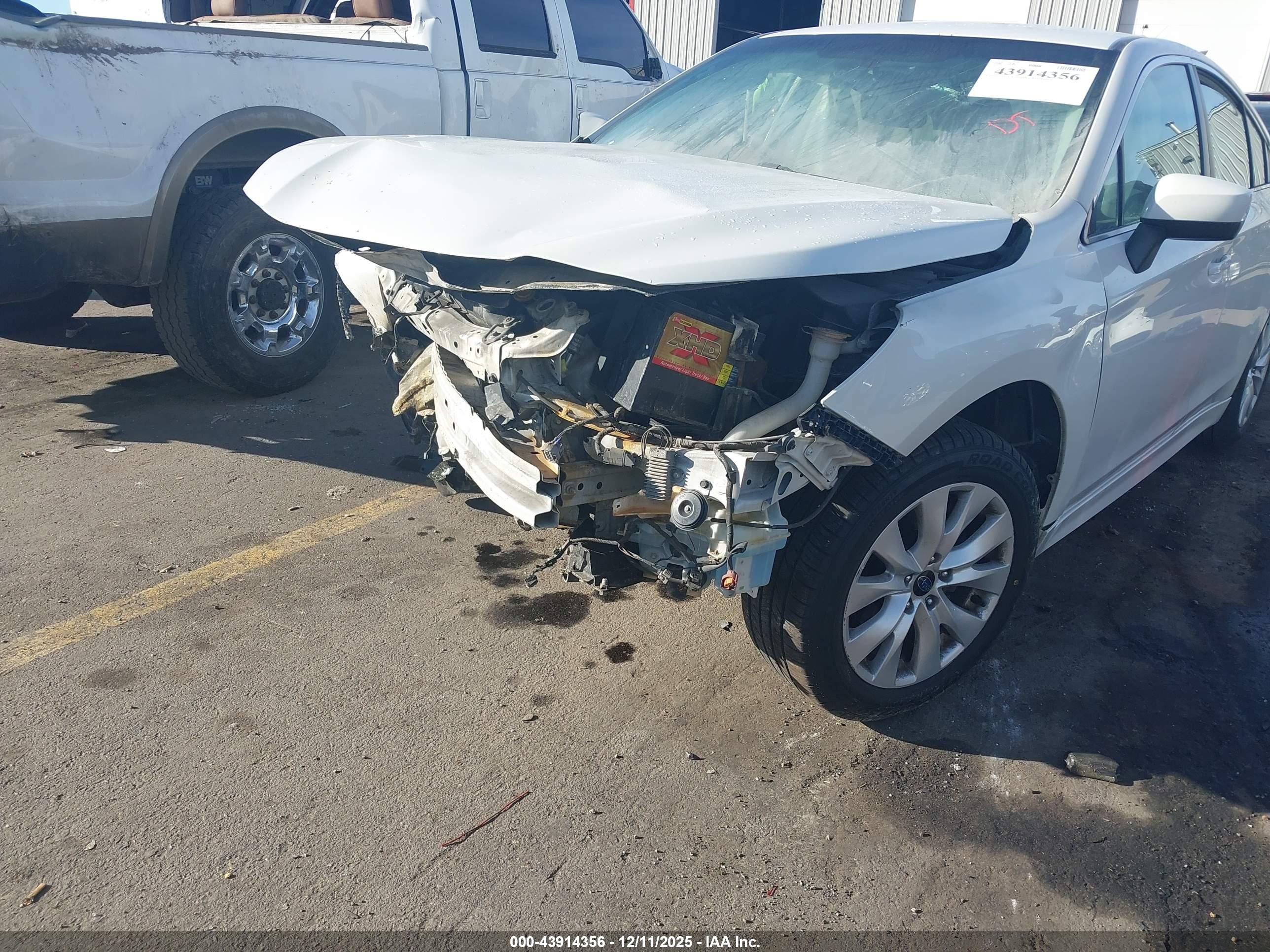 SUBARU LEGACY image 6