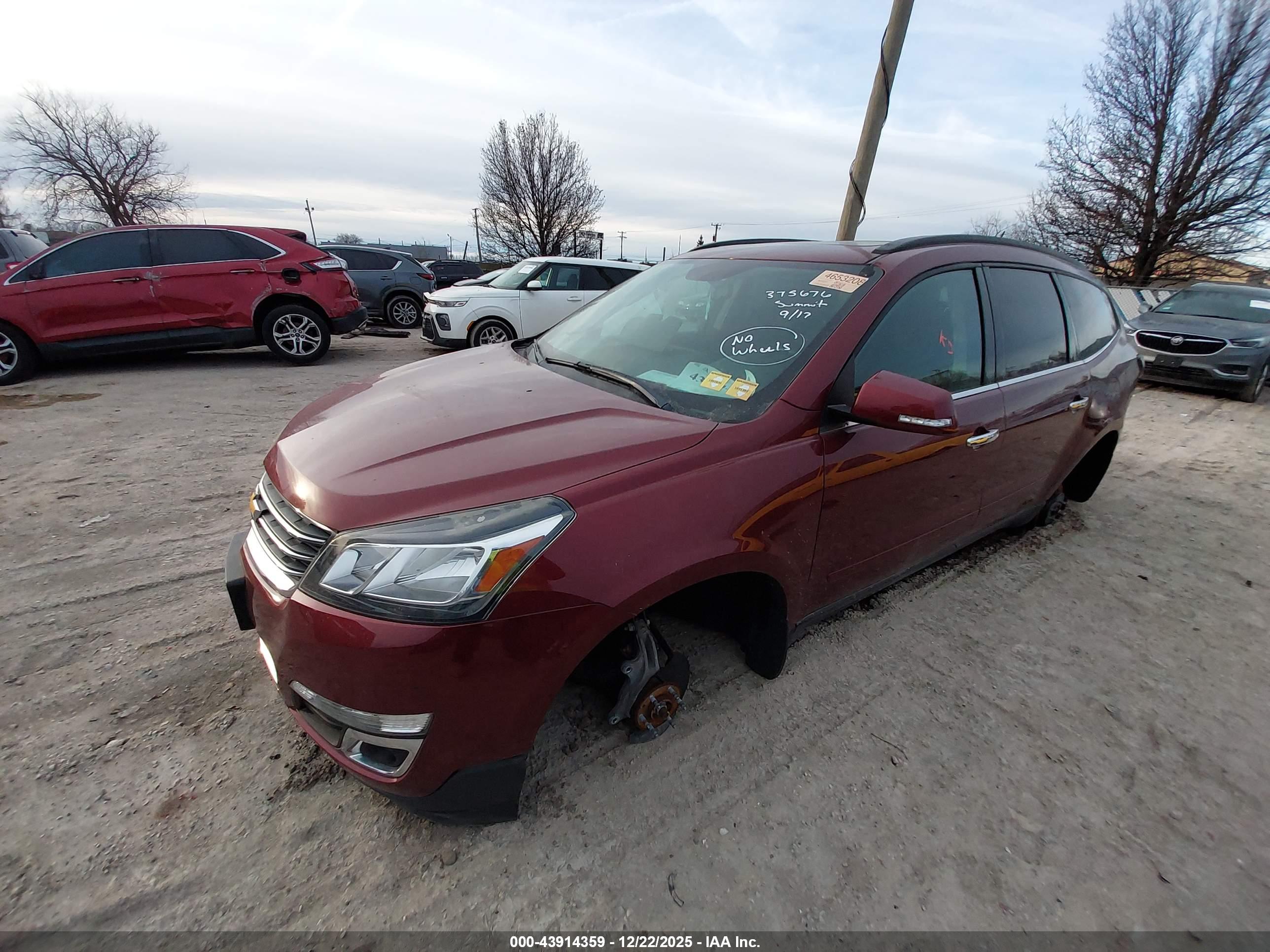 CHEVROLET TRAVERSE image 2