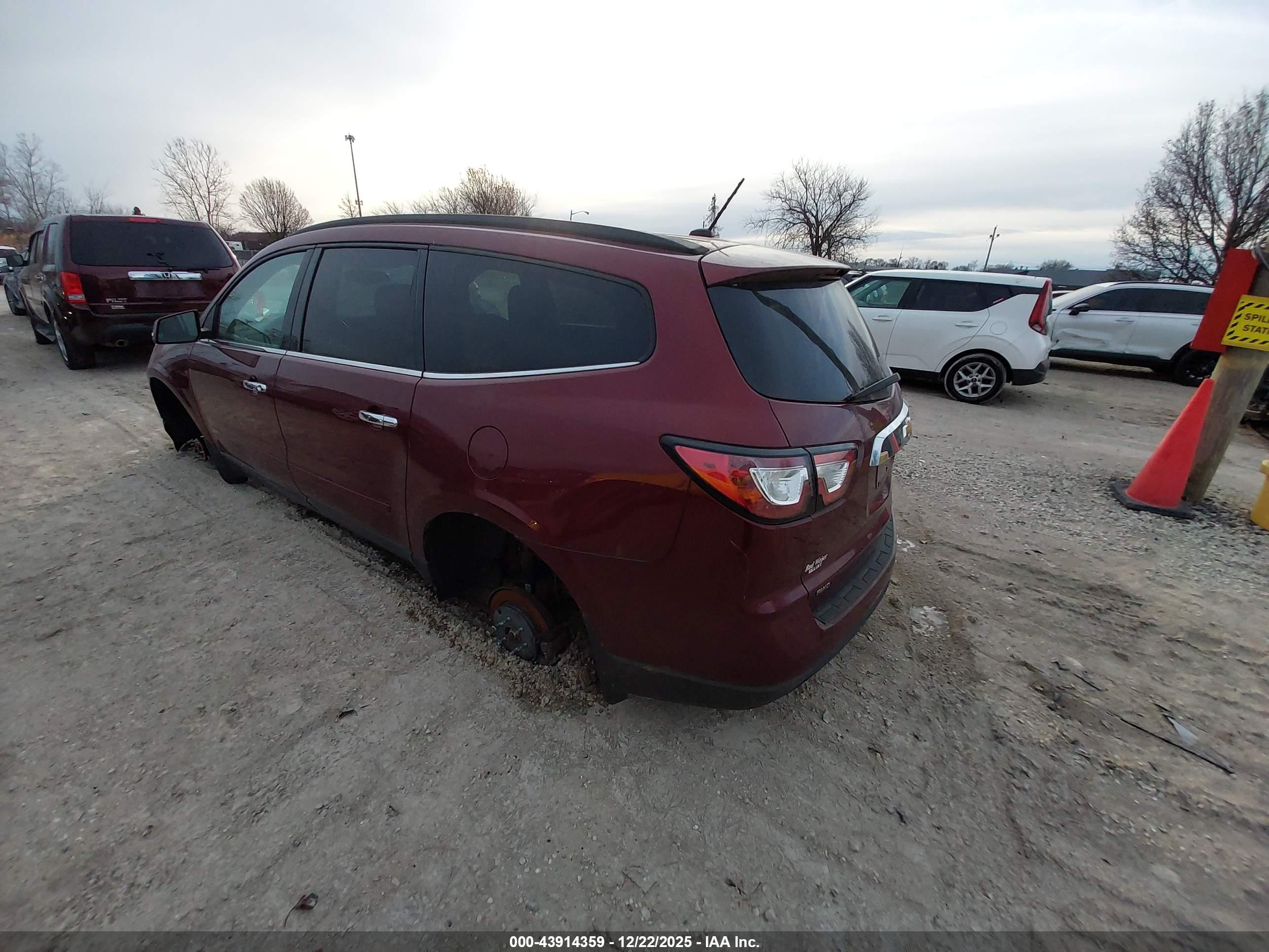 CHEVROLET TRAVERSE image 3