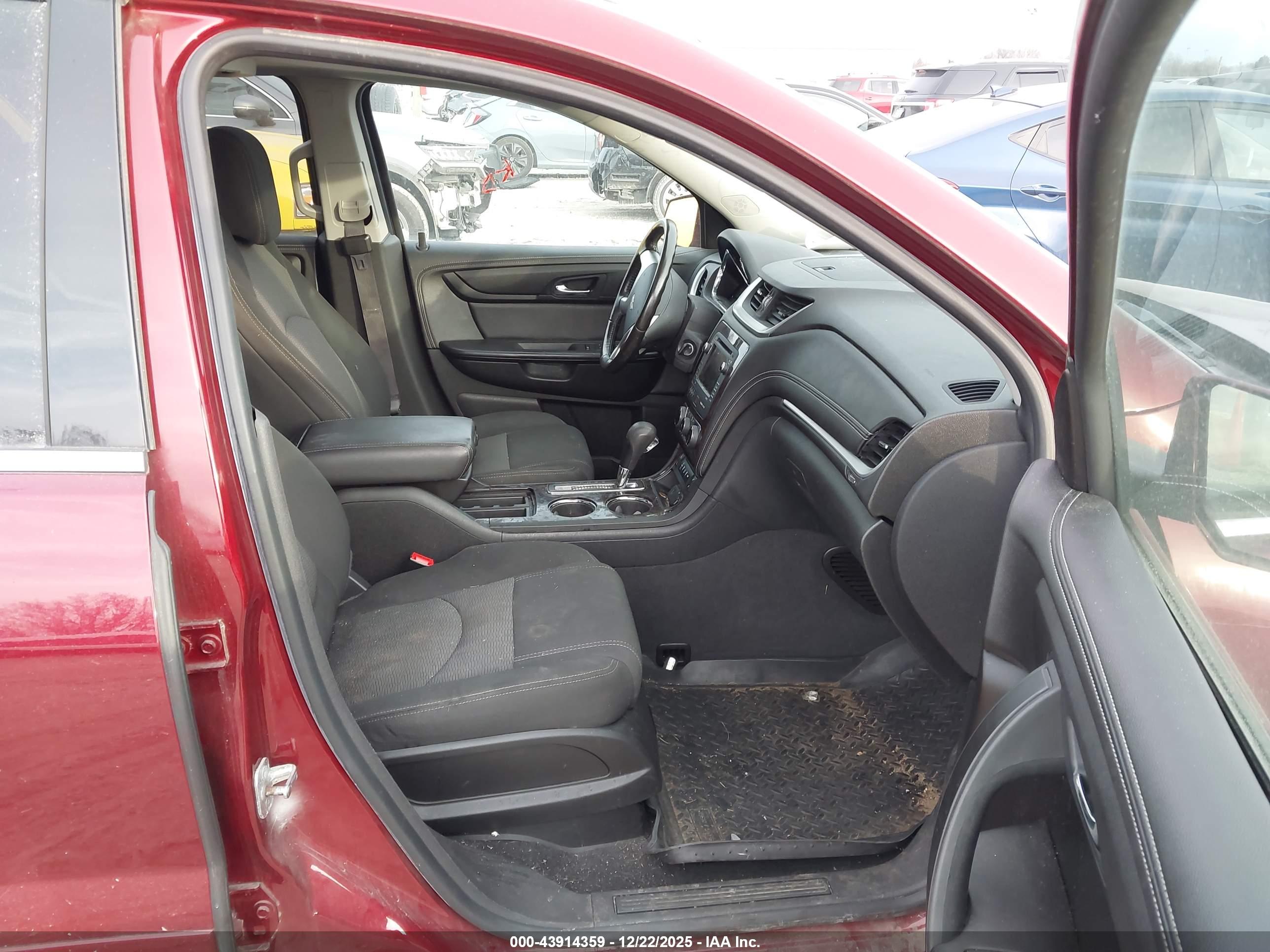 CHEVROLET TRAVERSE image 5