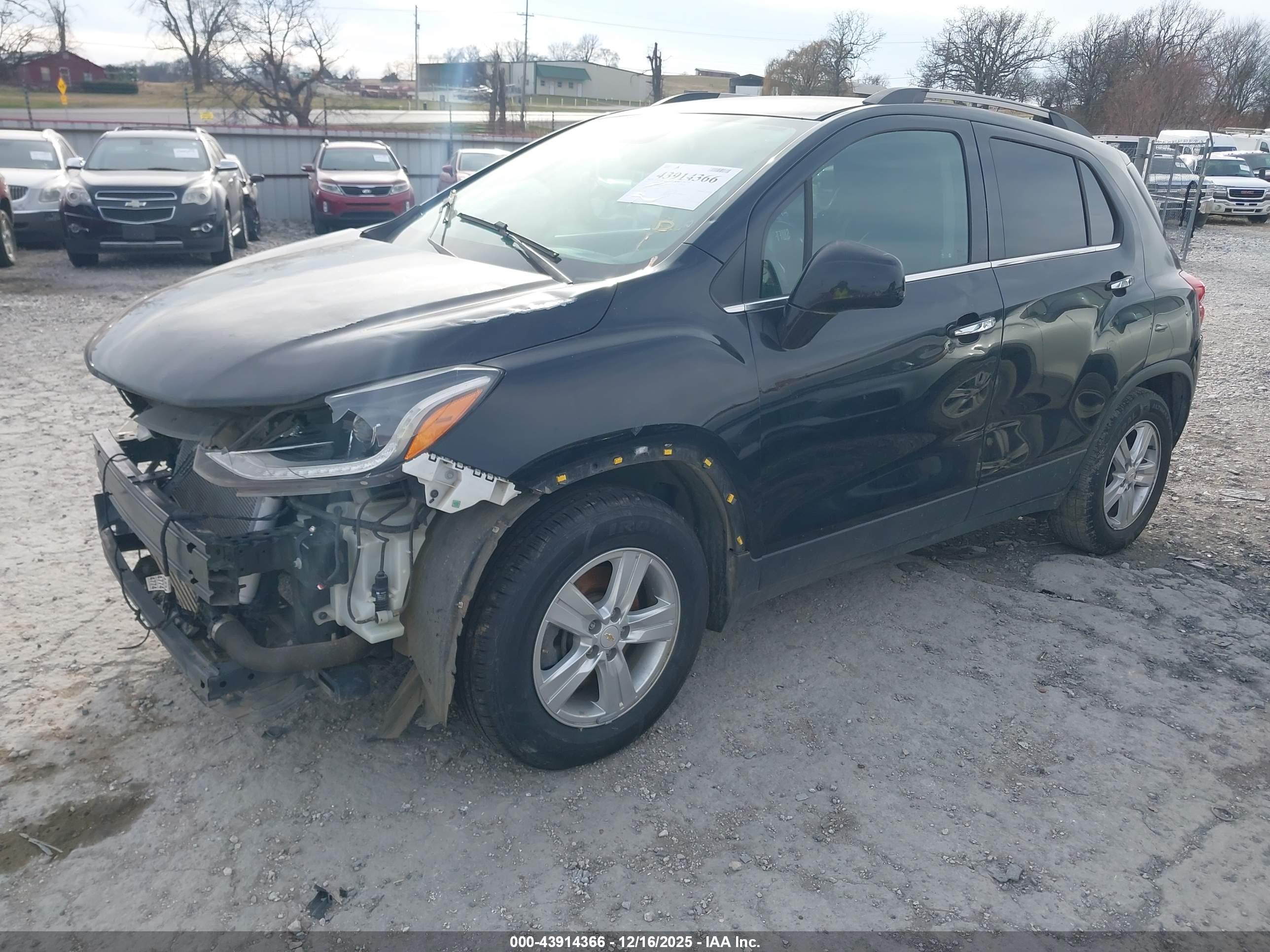 CHEVROLET TRAX image 2