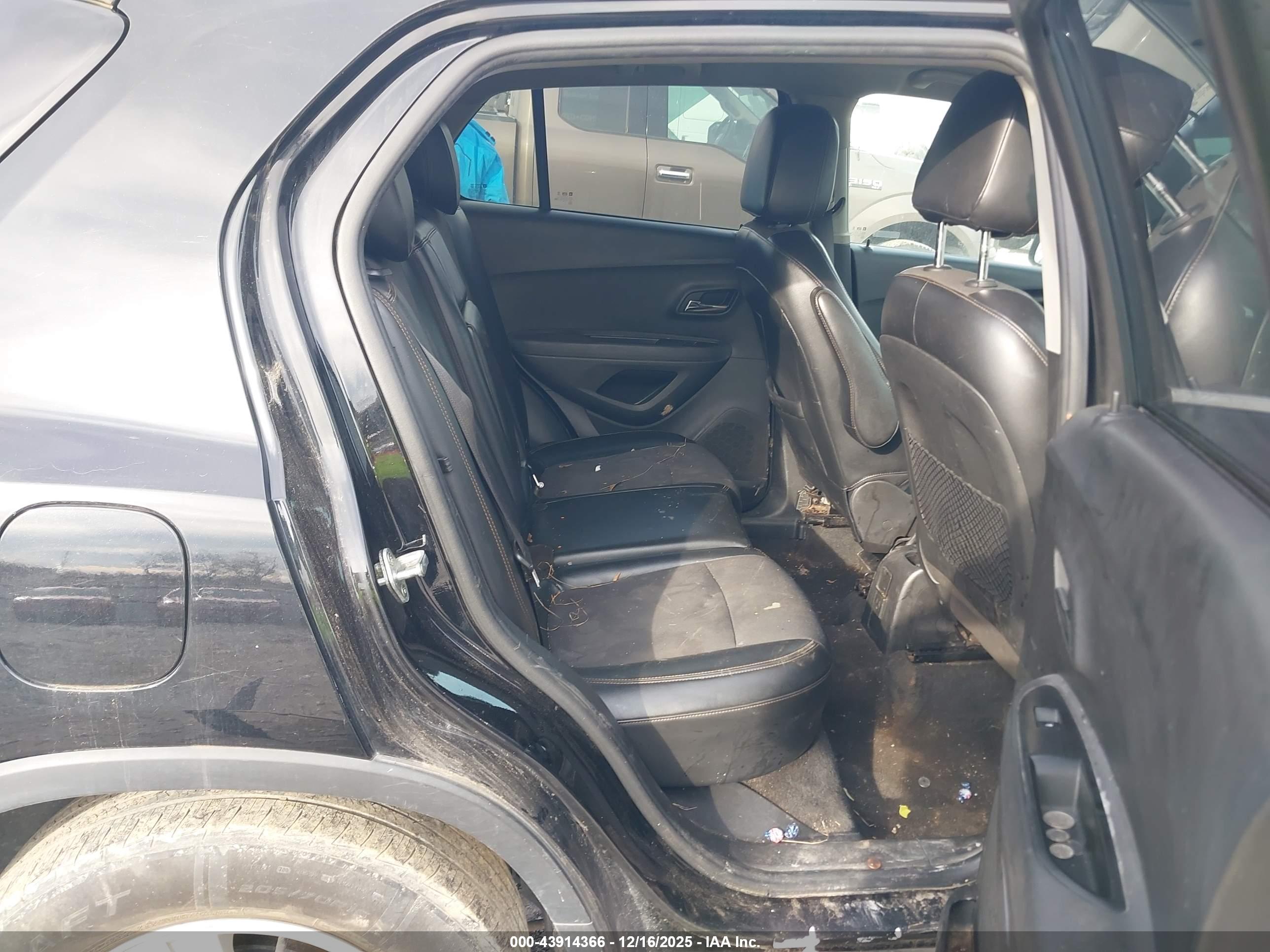 CHEVROLET TRAX image 8