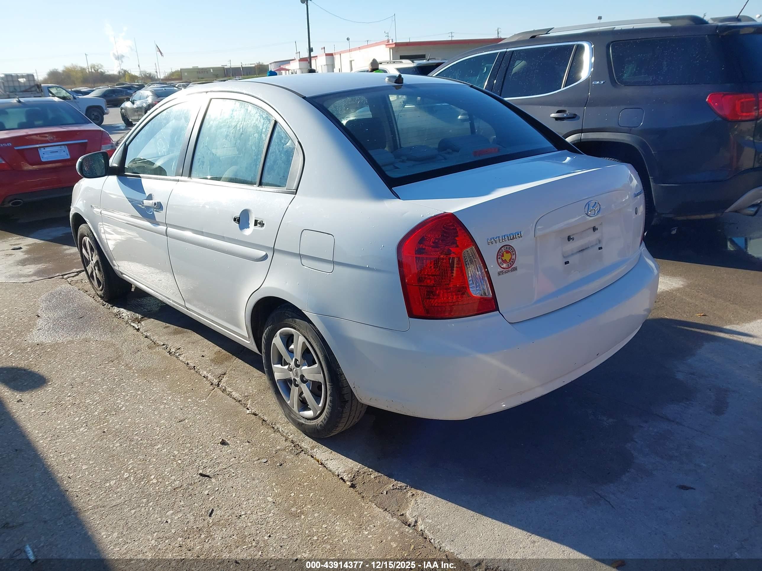 HYUNDAI ACCENT image 3
