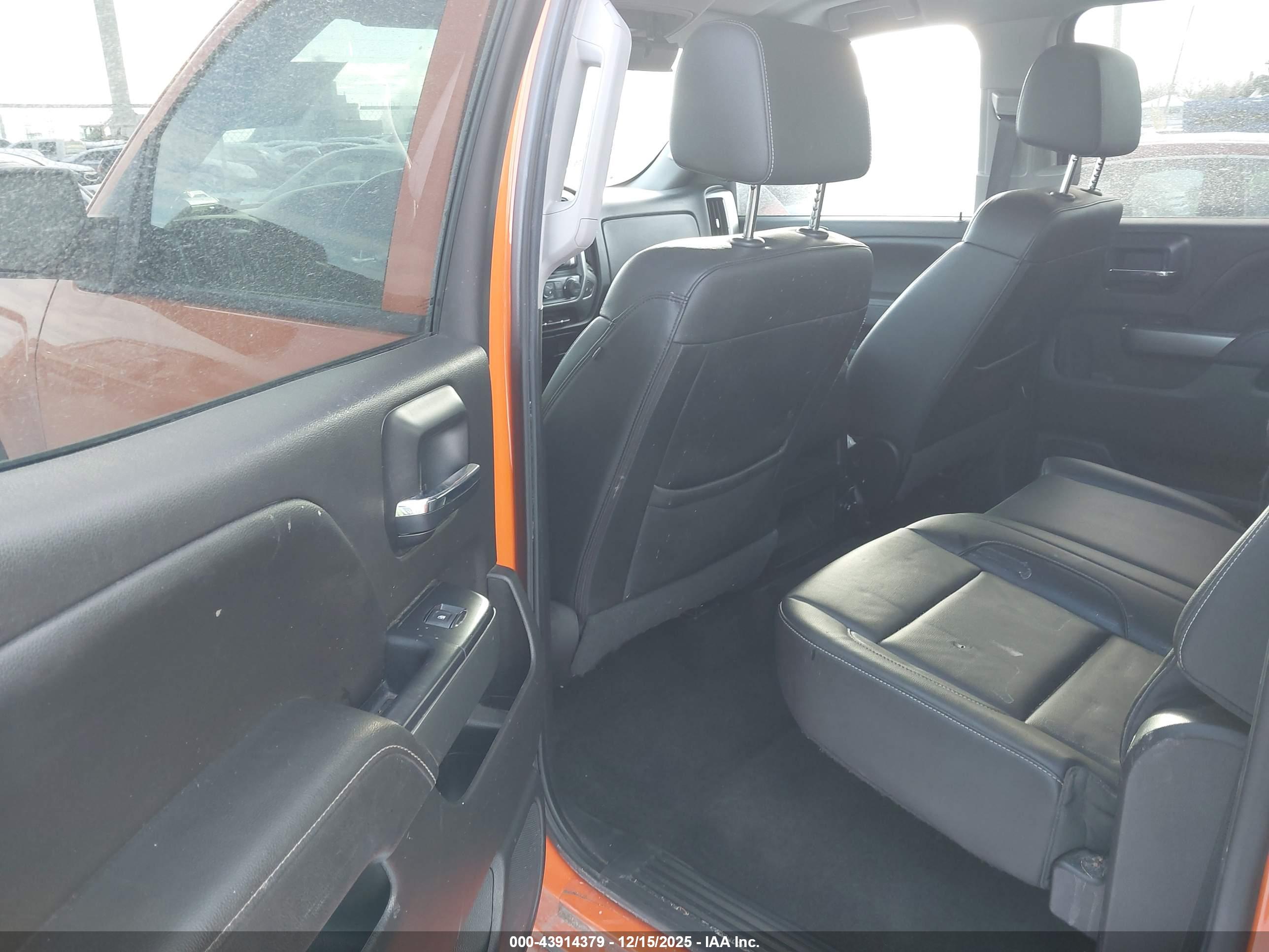 CHEVROLET SILVERADO image 8