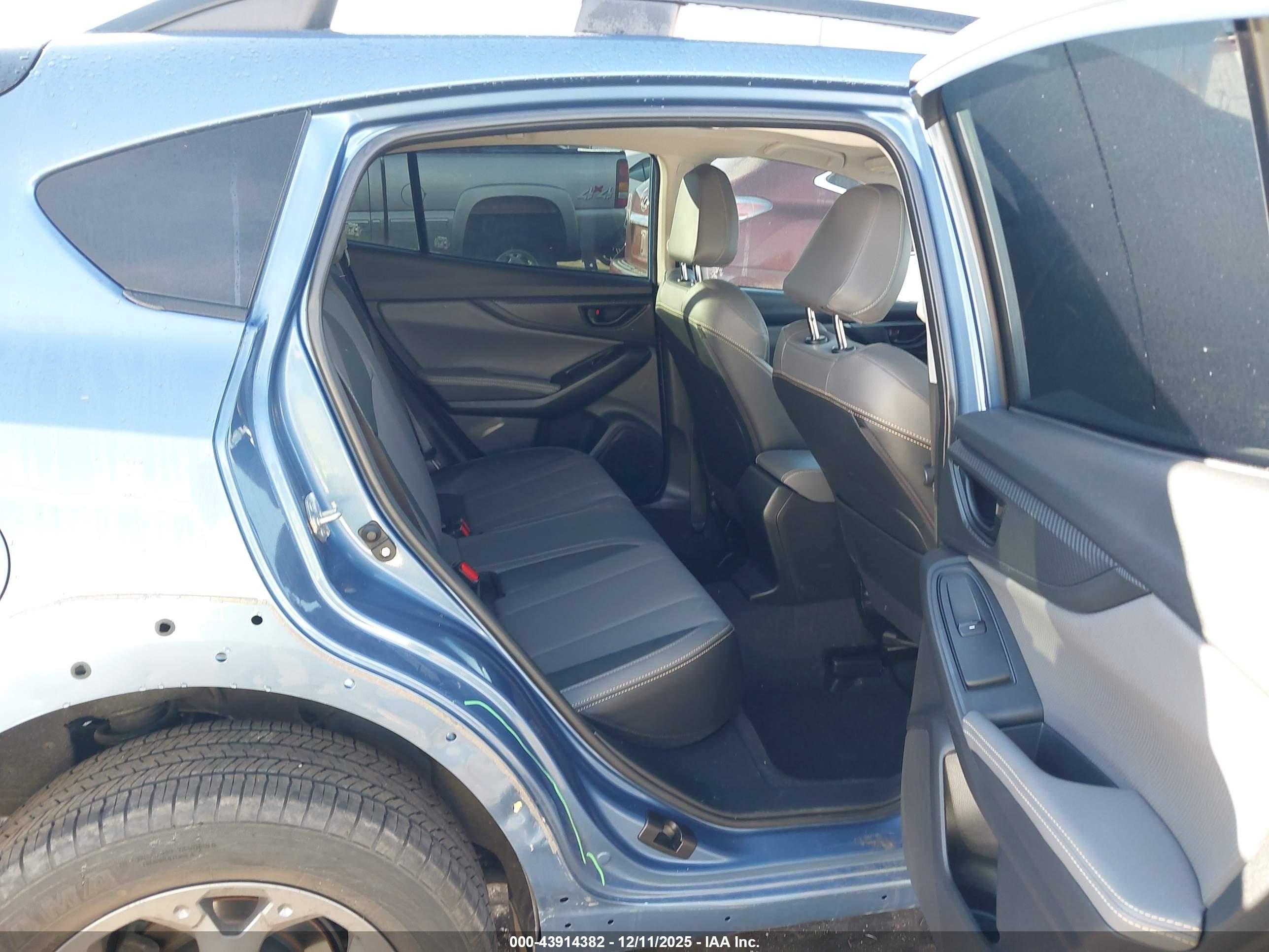 SUBARU CROSSTREK image 8