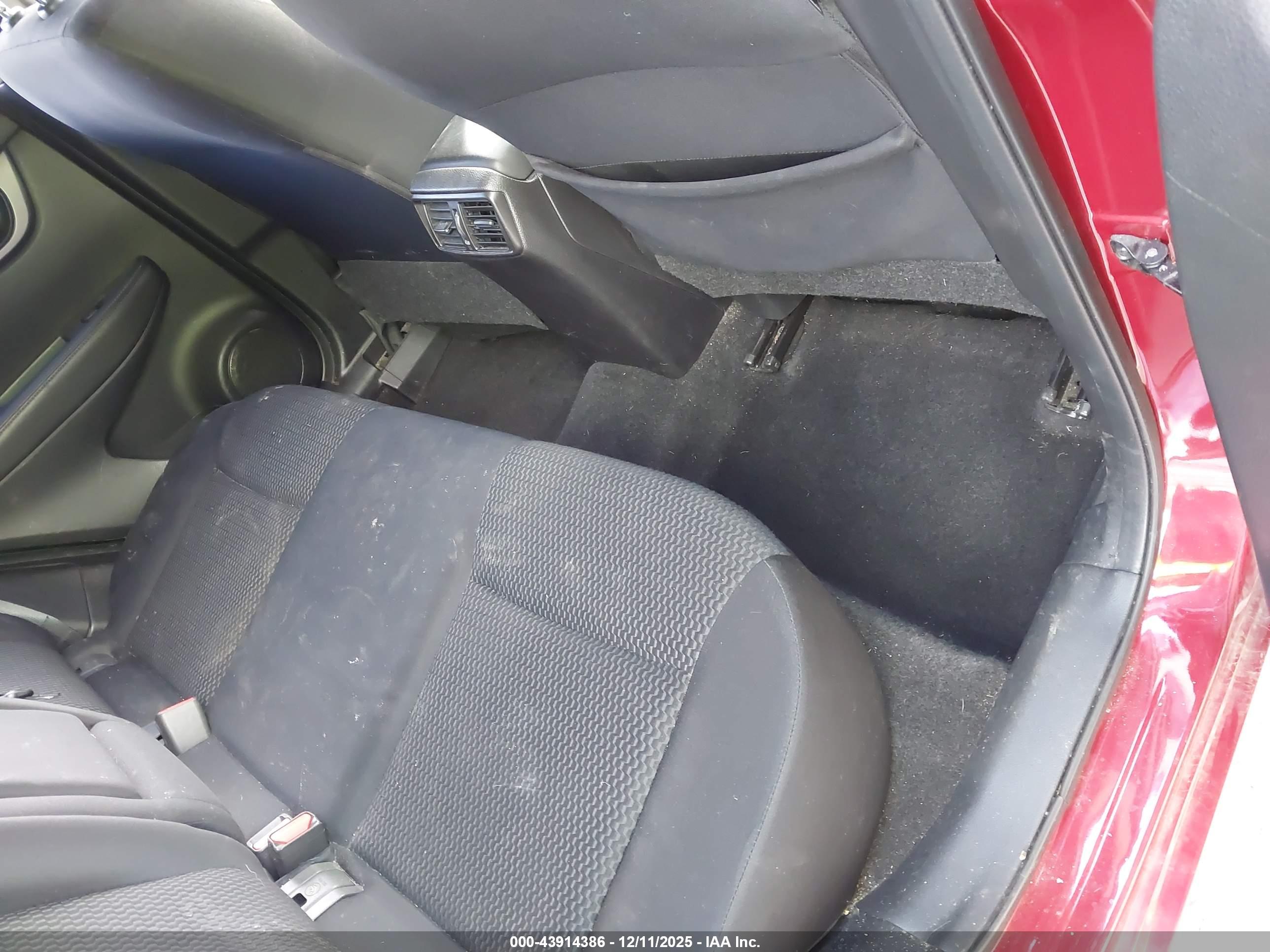 NISSAN ROGUE image 8