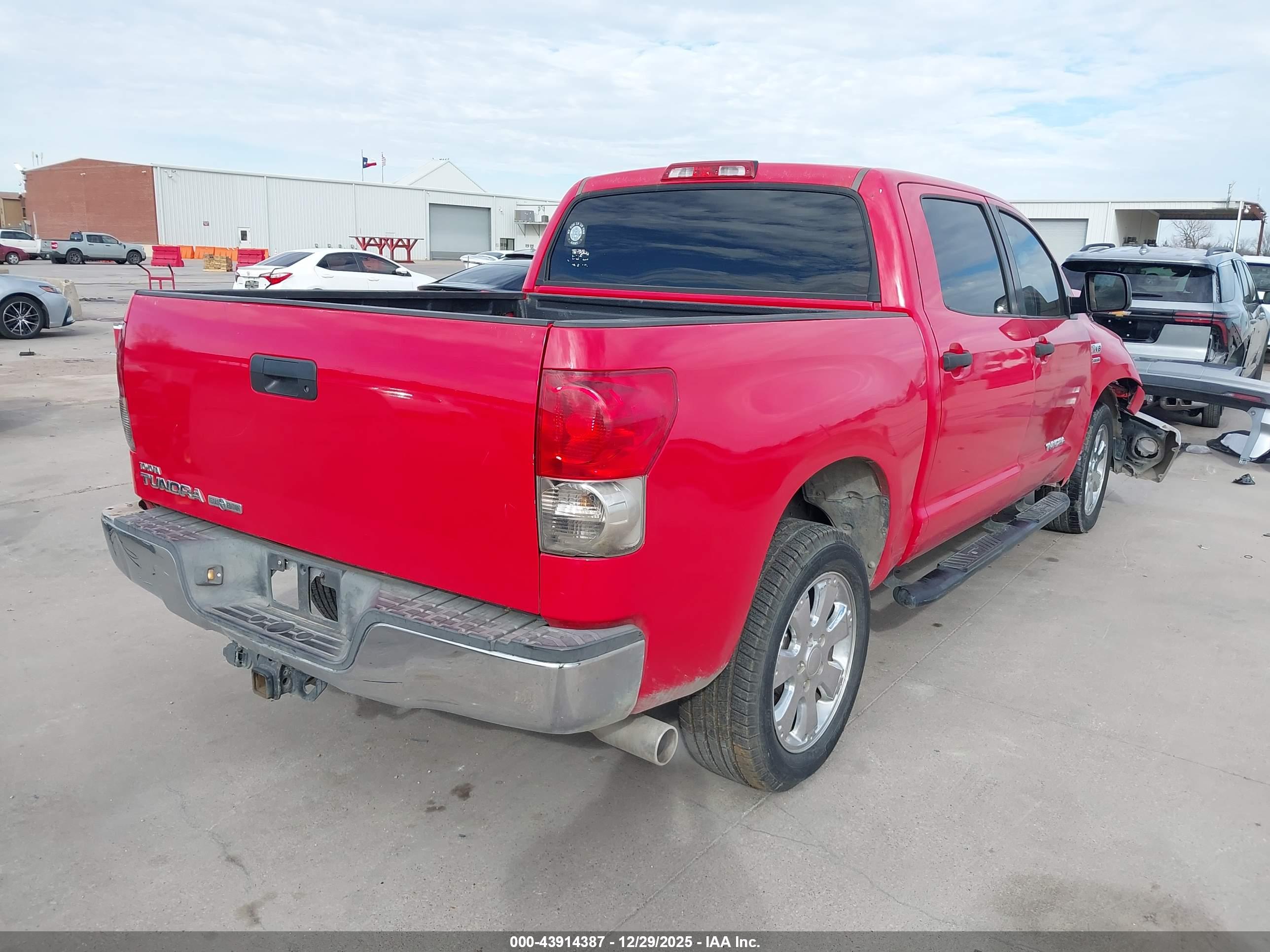 TOYOTA TUNDRA image 4