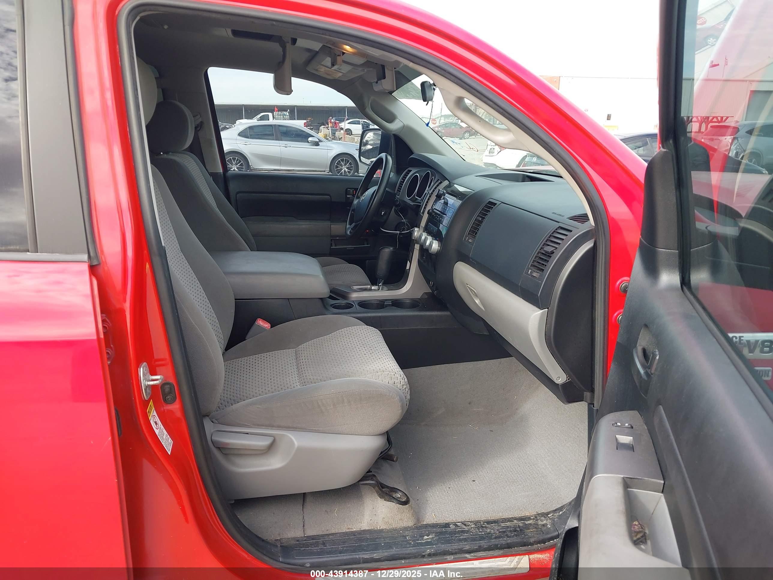 TOYOTA TUNDRA image 5