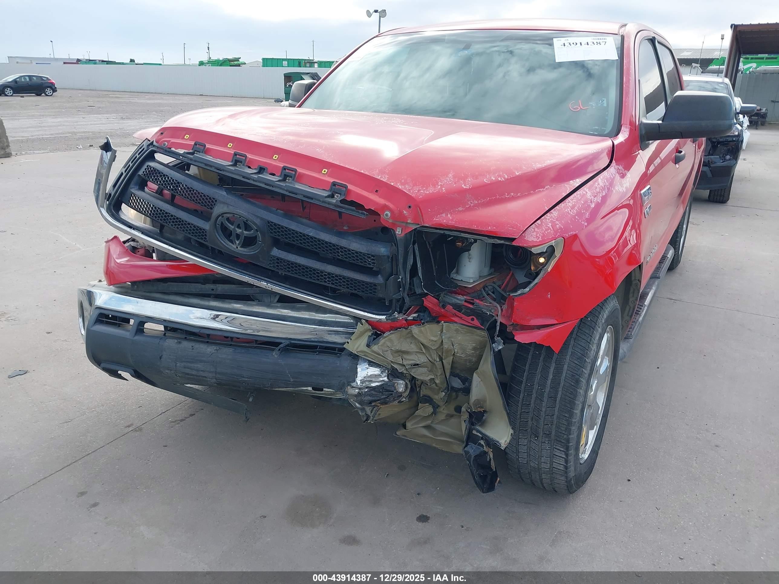 TOYOTA TUNDRA image 6