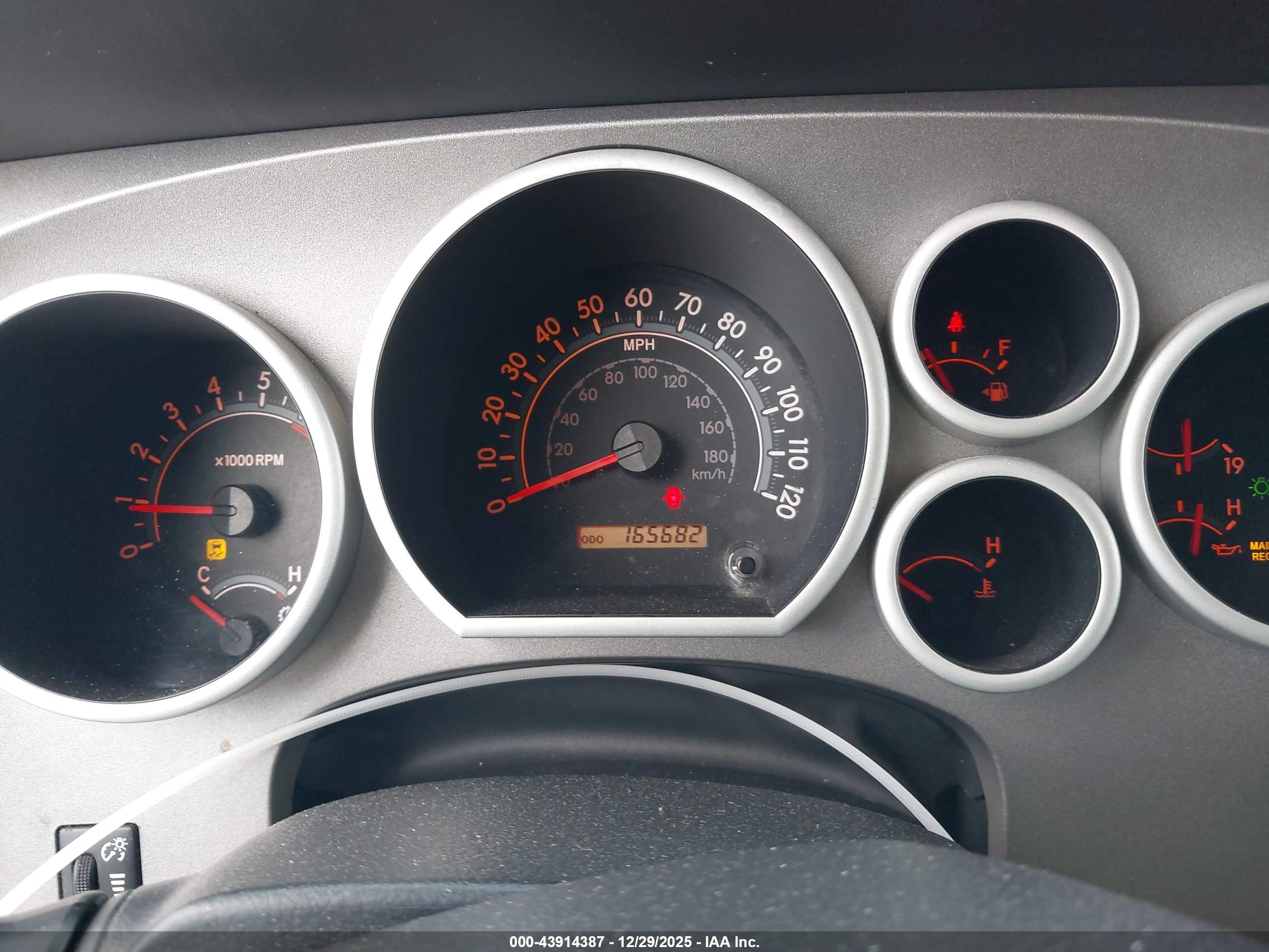 TOYOTA TUNDRA image 7