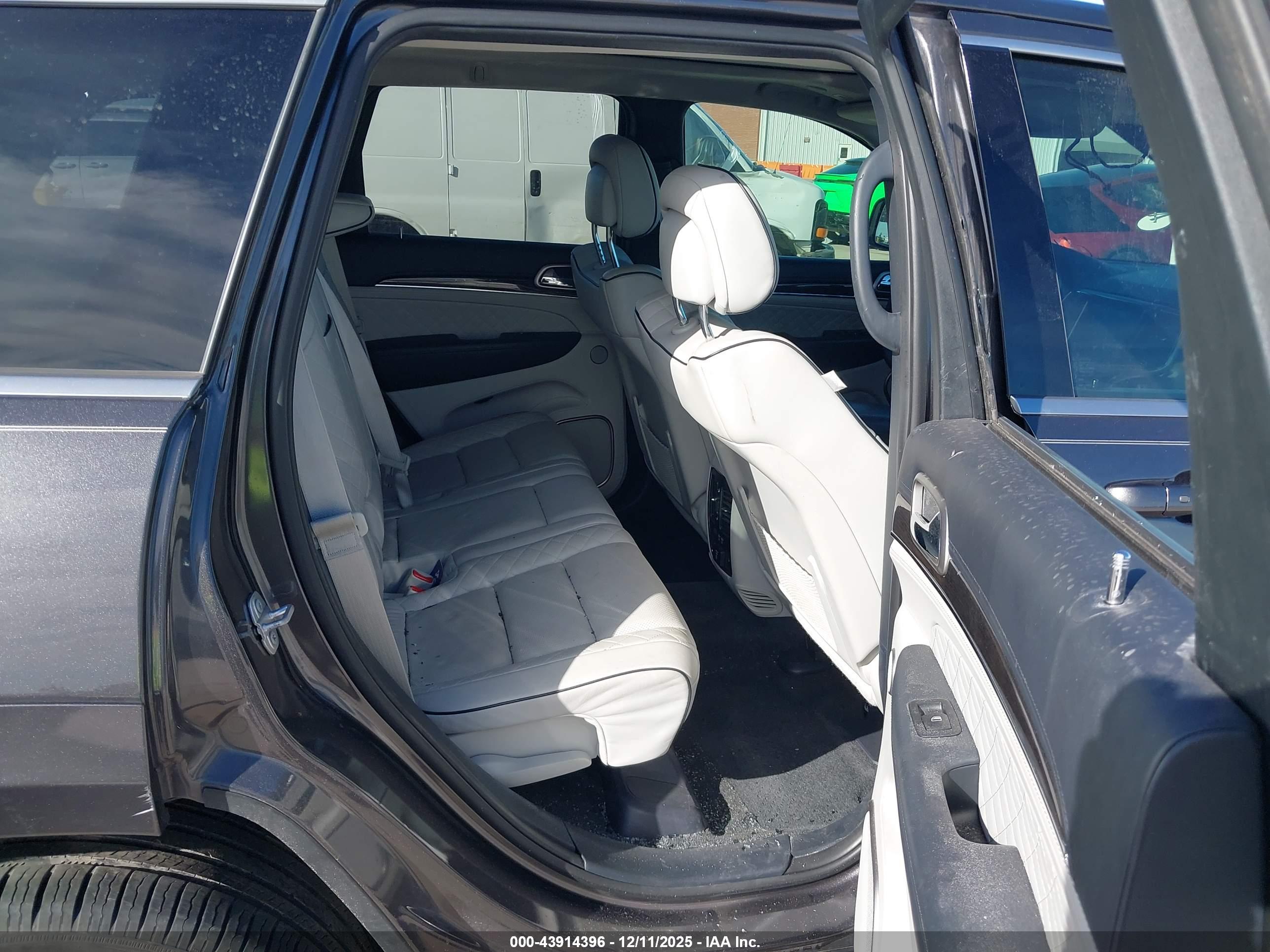 JEEP GRAND image 8
