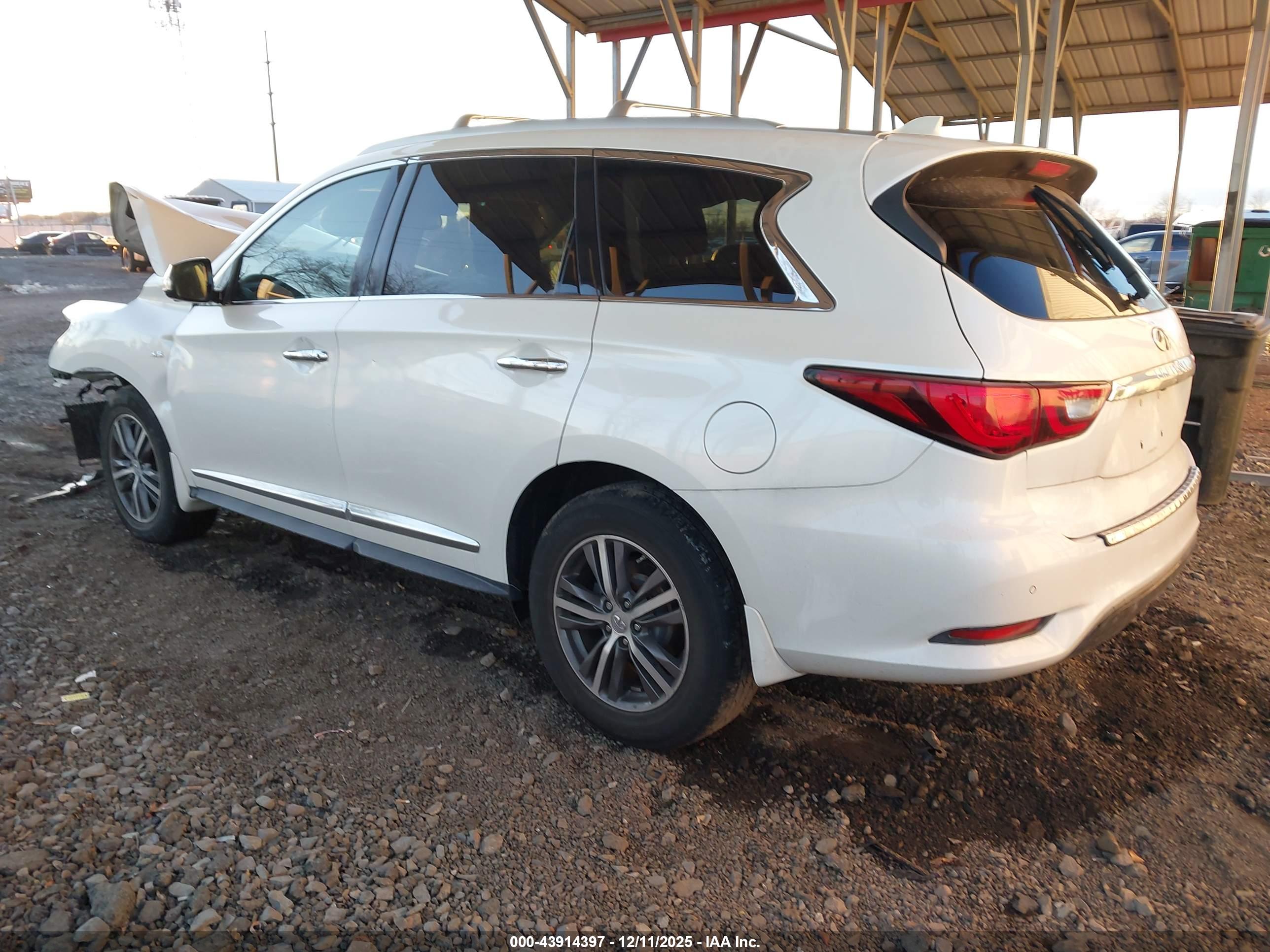 INFINITI QX60 image 3