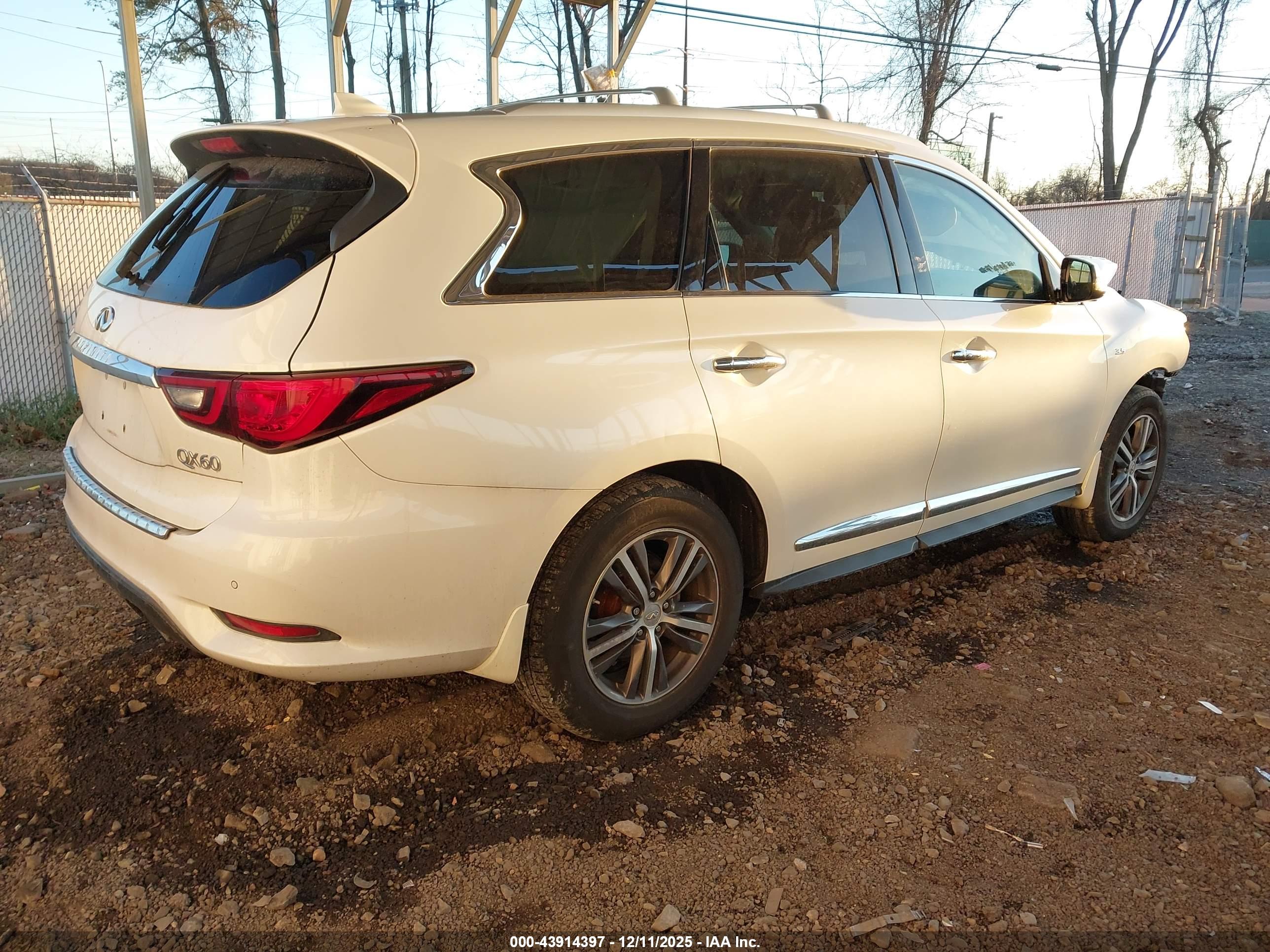 INFINITI QX60 image 4