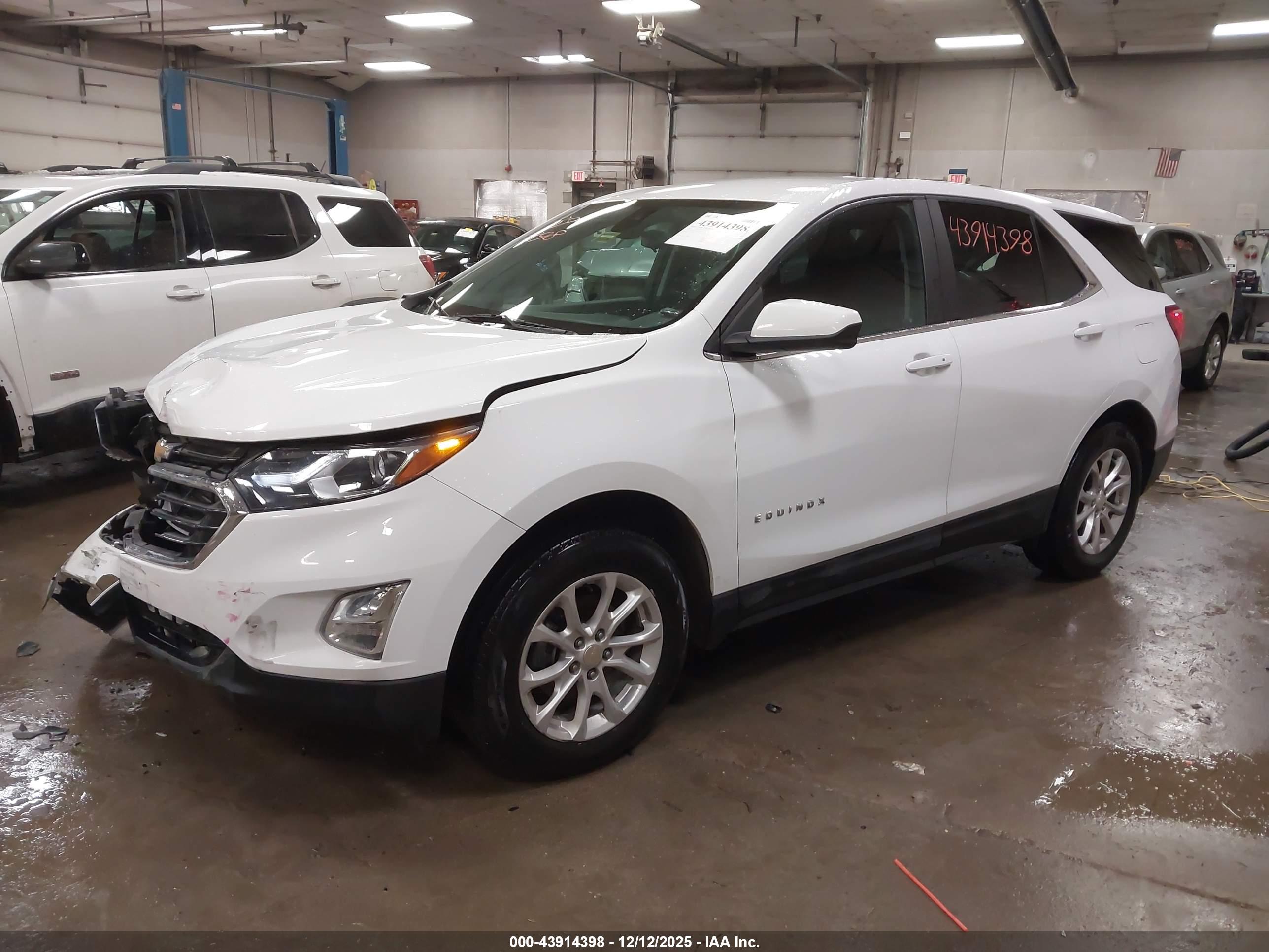 CHEVROLET EQUINOX image 2