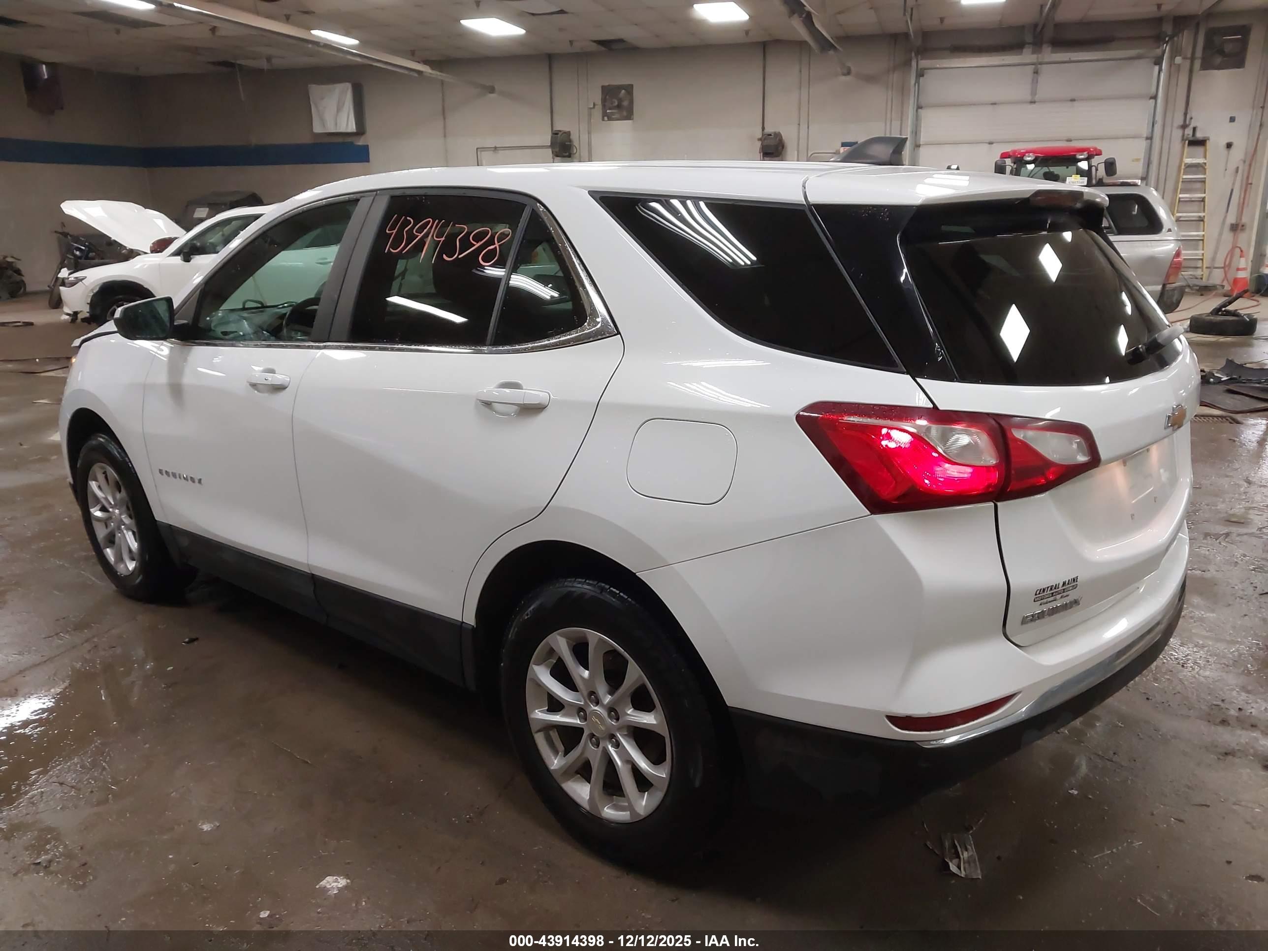 CHEVROLET EQUINOX image 3