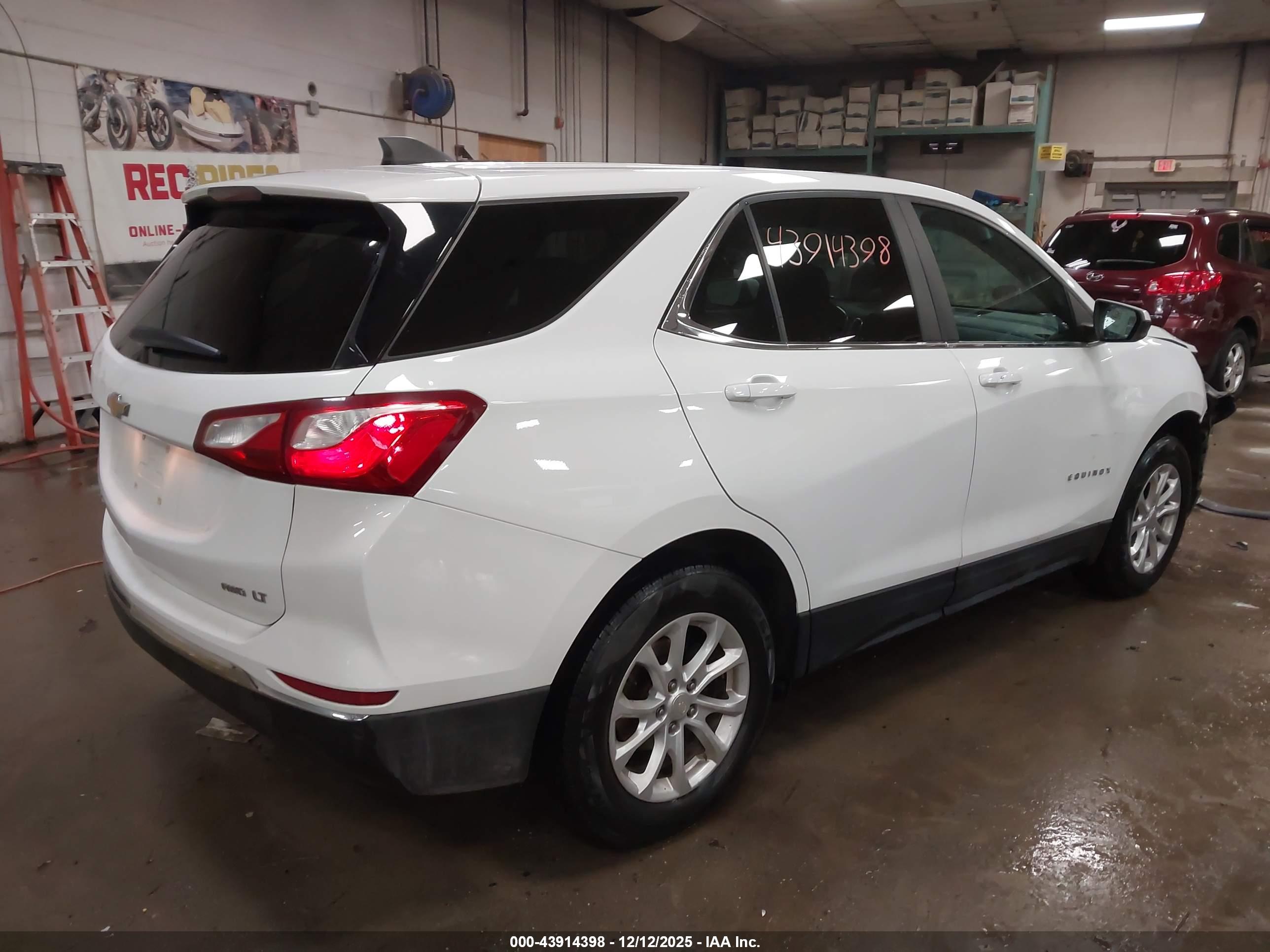 CHEVROLET EQUINOX image 4