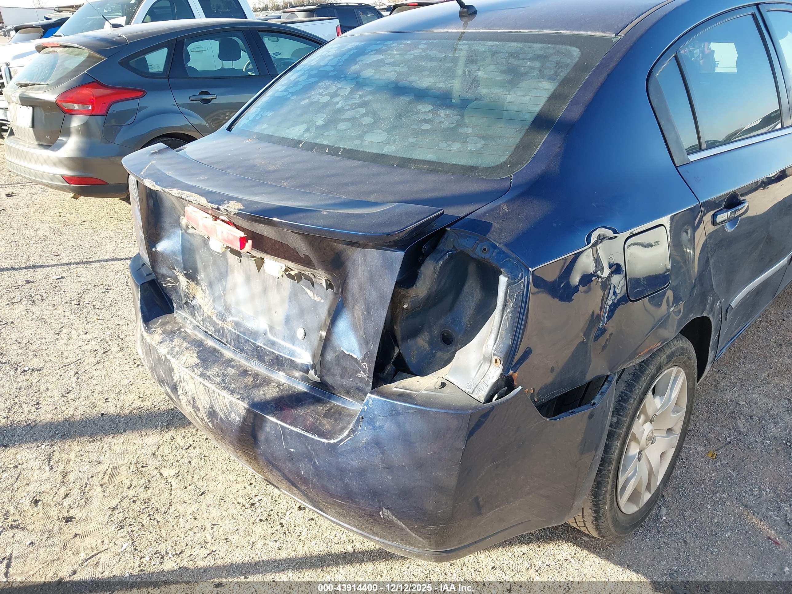 NISSAN SENTRA image 6