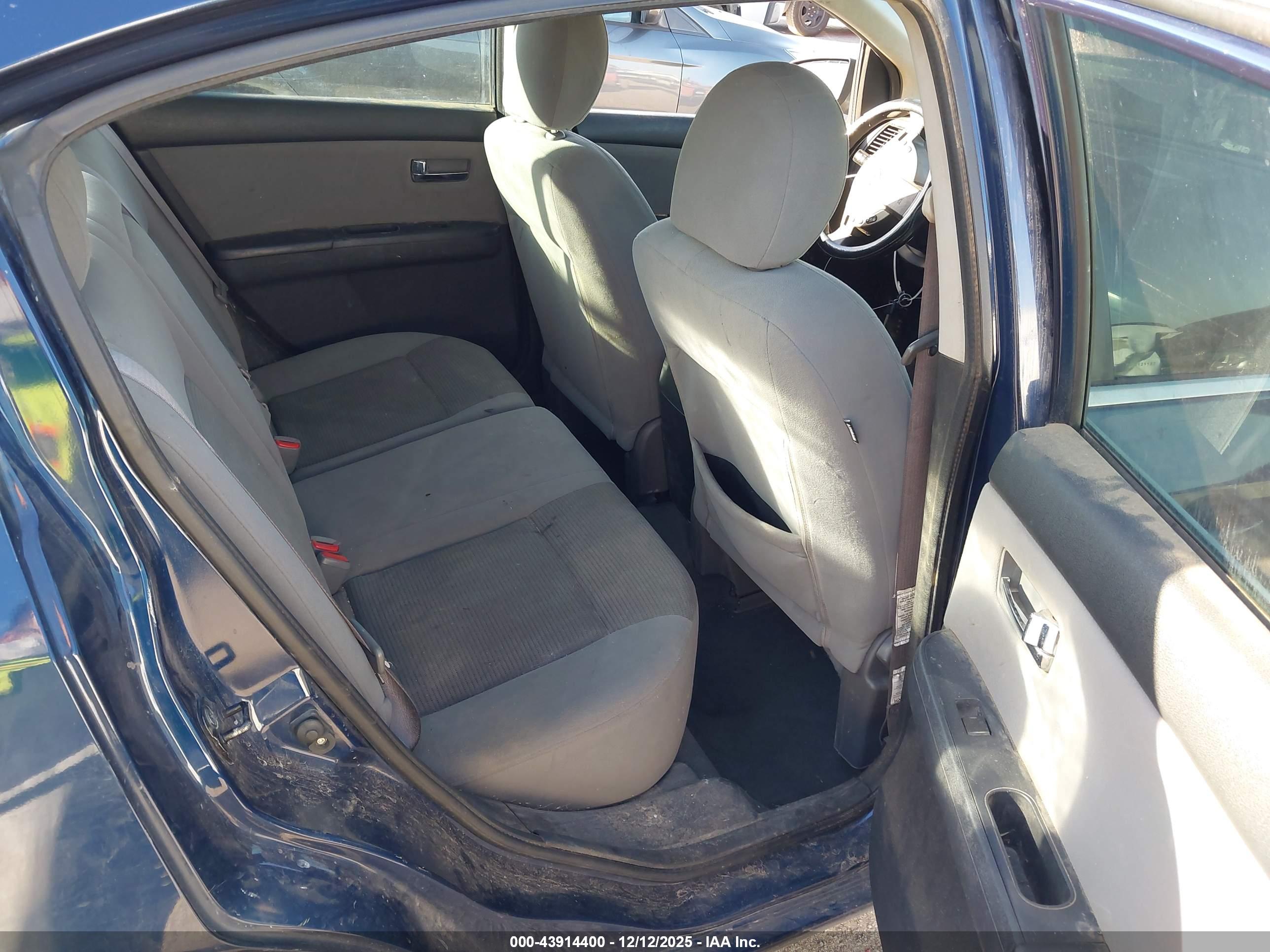 NISSAN SENTRA image 8