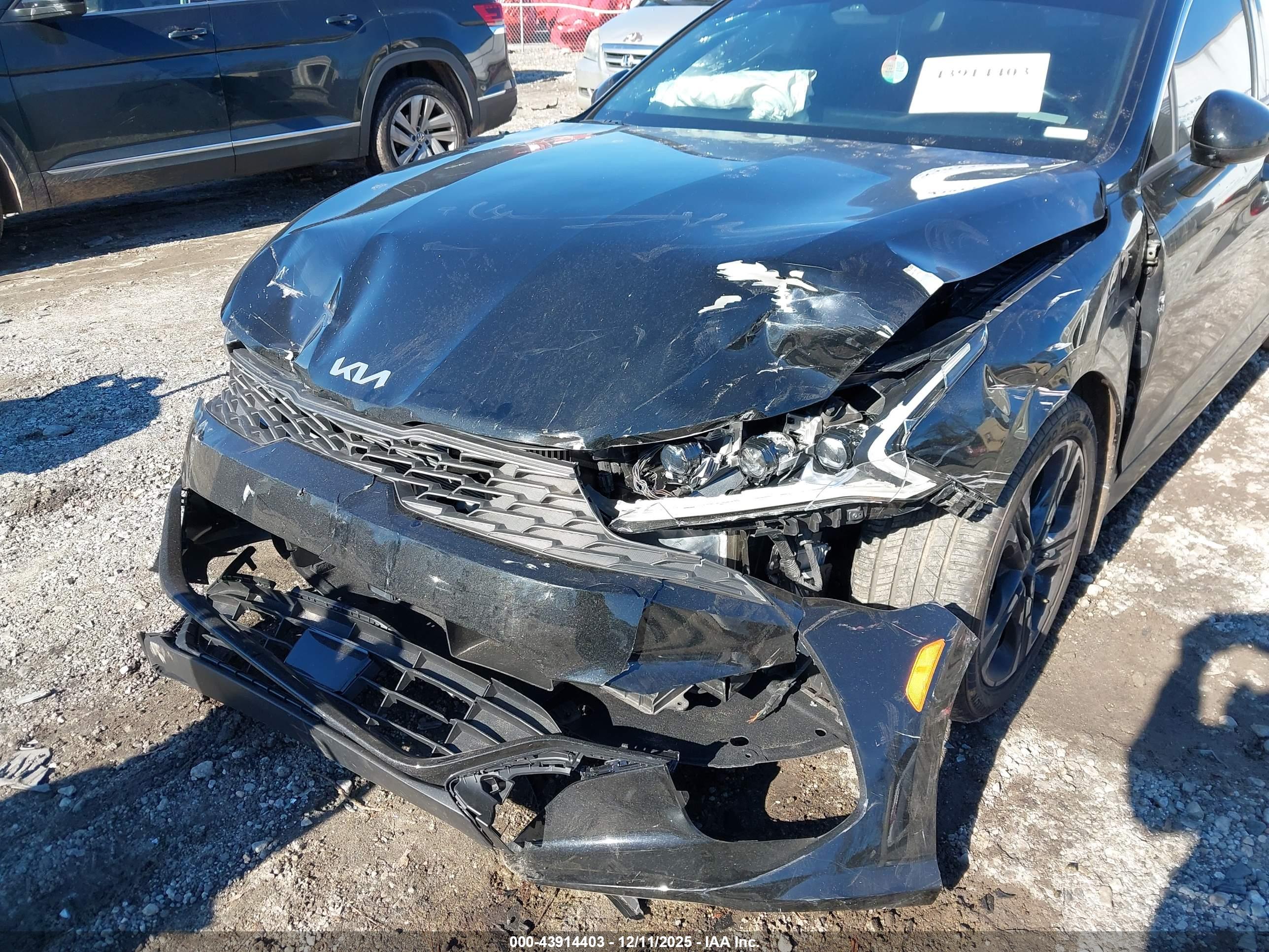 KIA K5 image 6