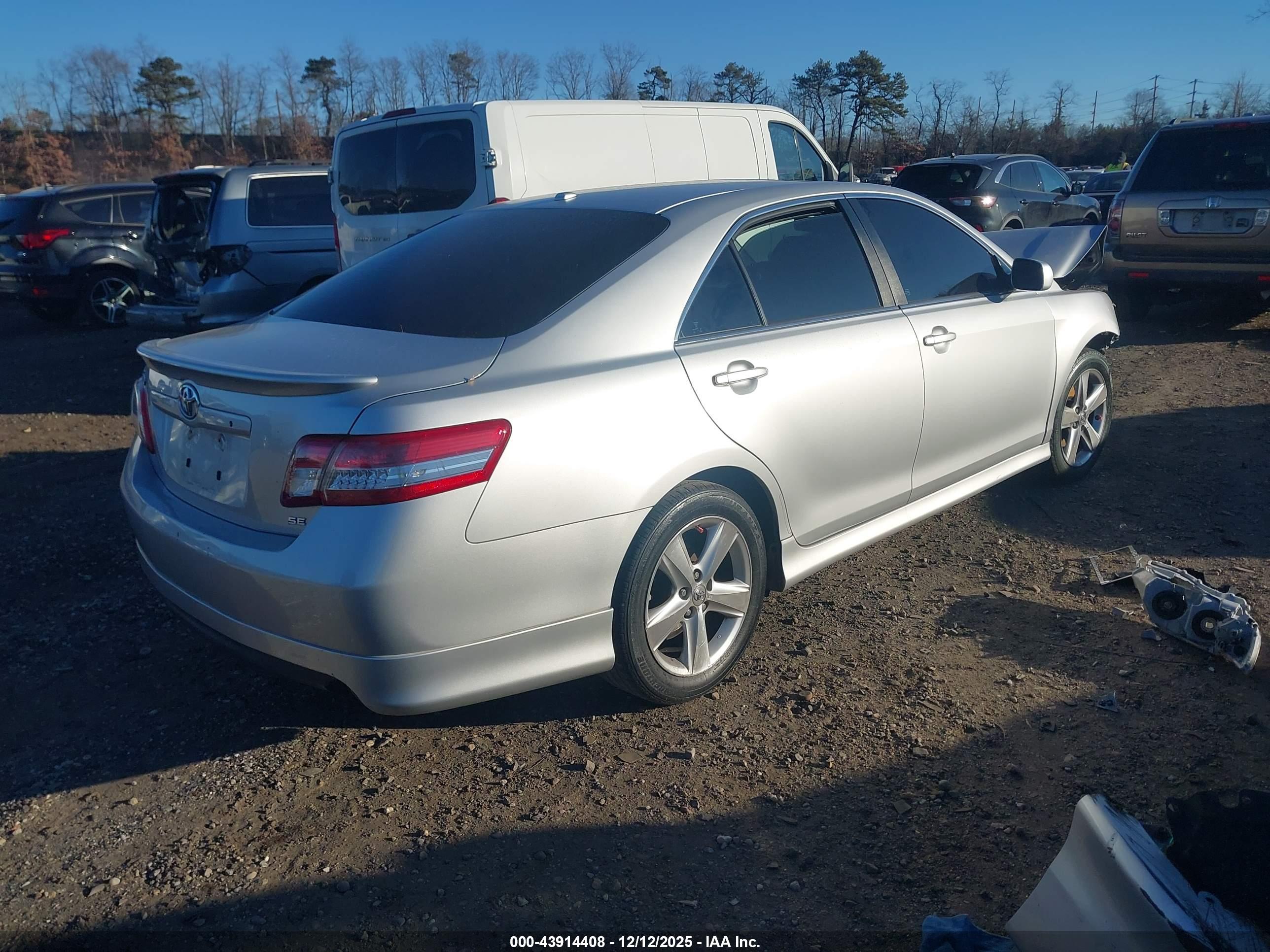TOYOTA CAMRY image 4