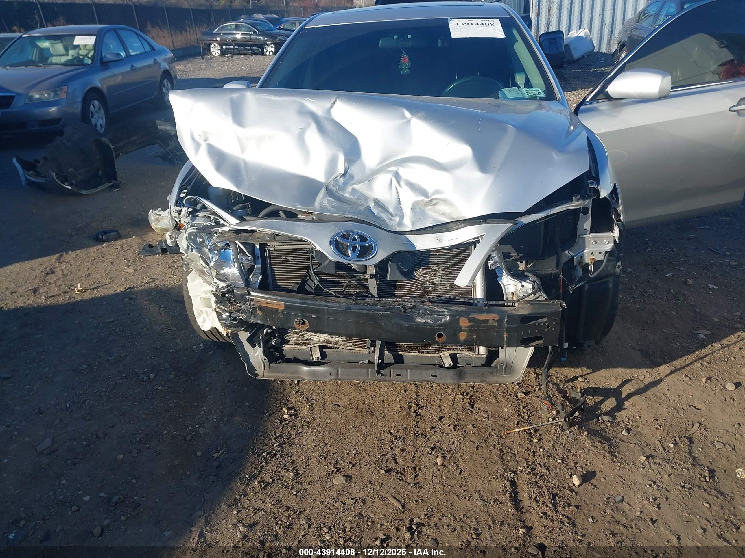 TOYOTA CAMRY image 6