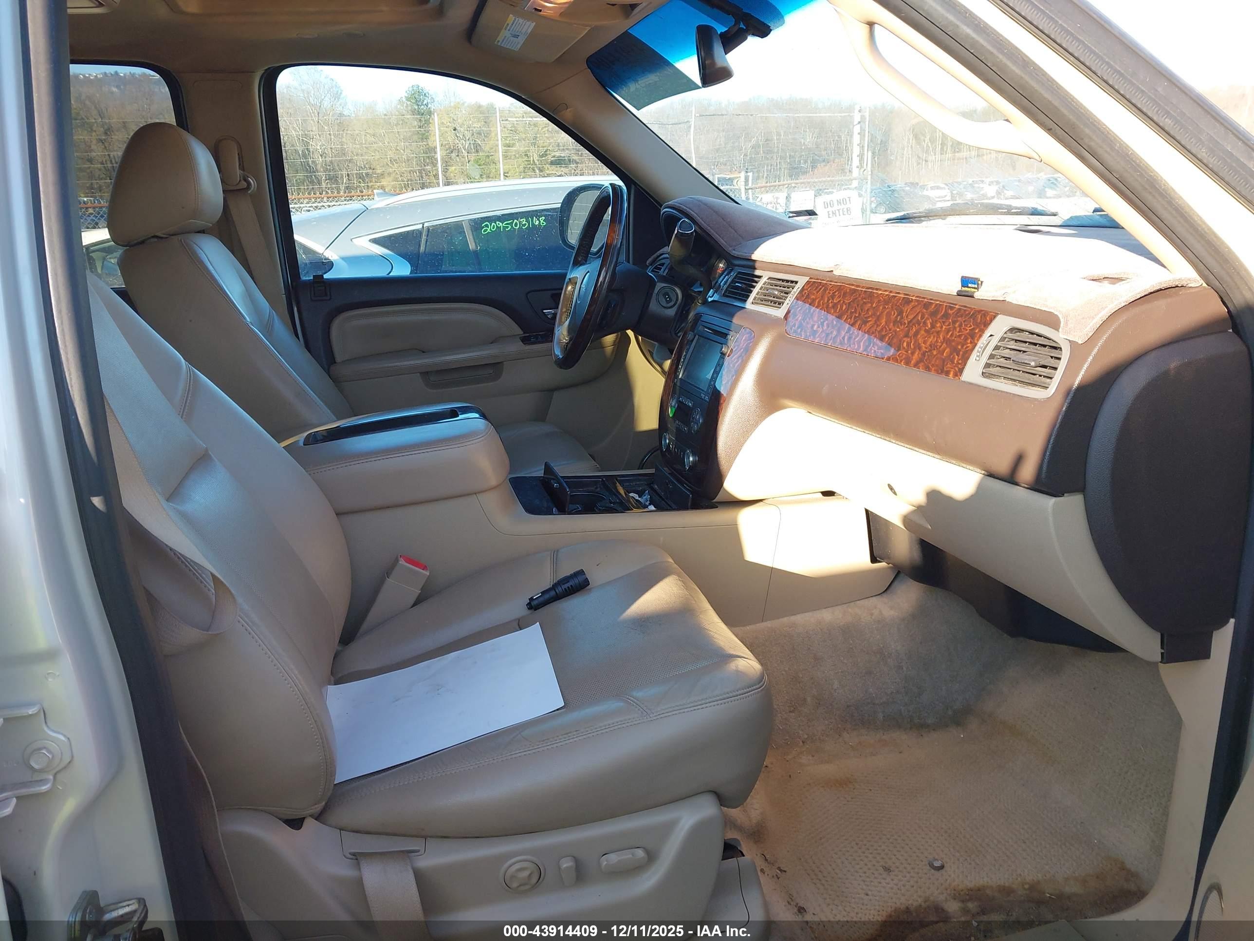 GMC YUKON image 5