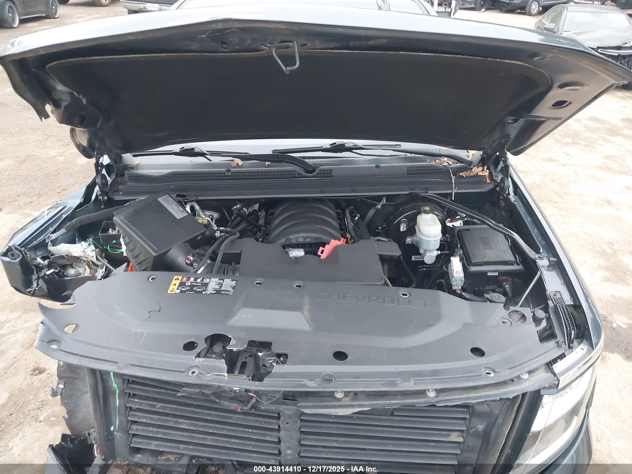 CHEVROLET TAHOE image 10