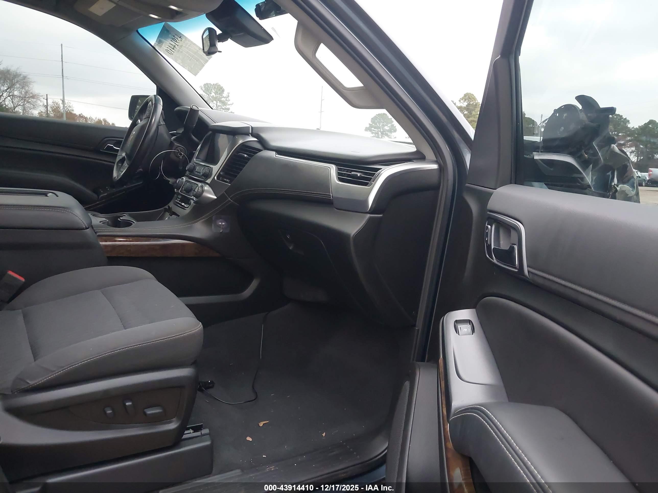 CHEVROLET TAHOE image 5