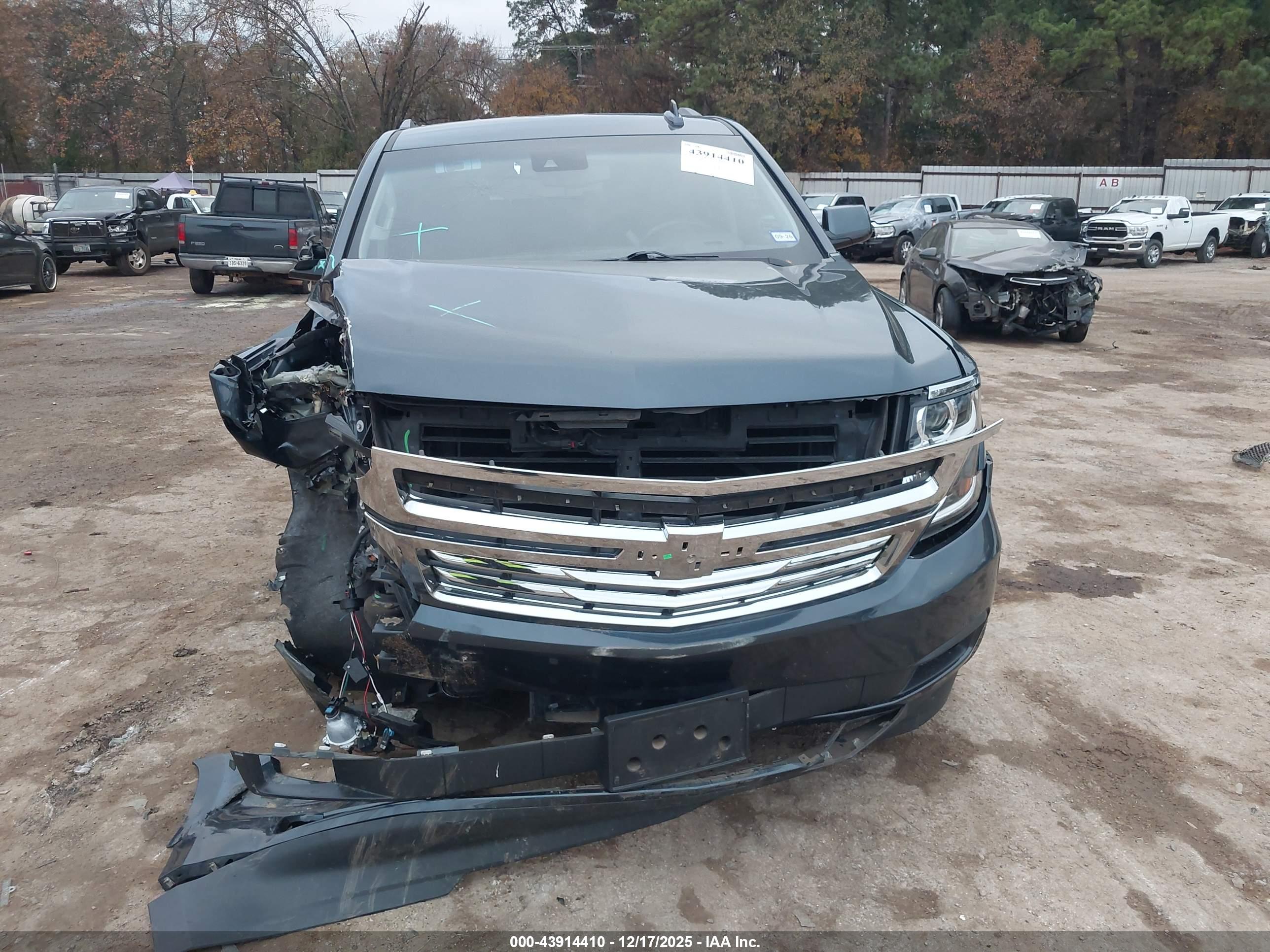 CHEVROLET TAHOE image 6