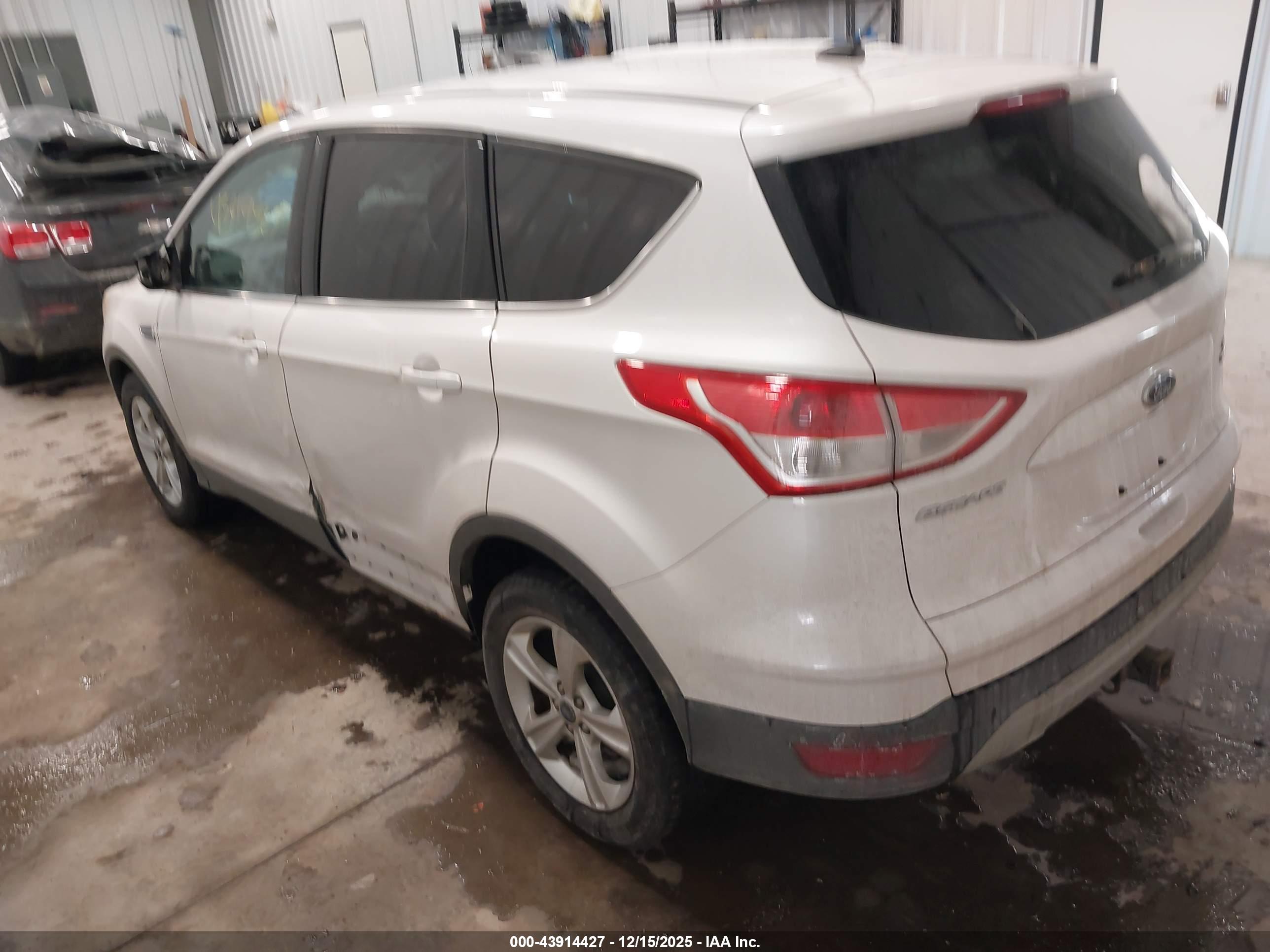 FORD ESCAPE image 3