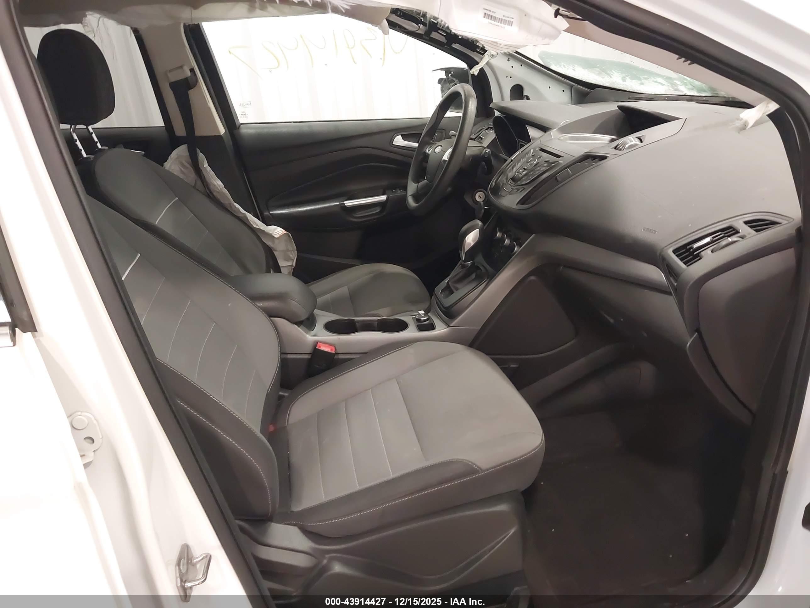 FORD ESCAPE image 5