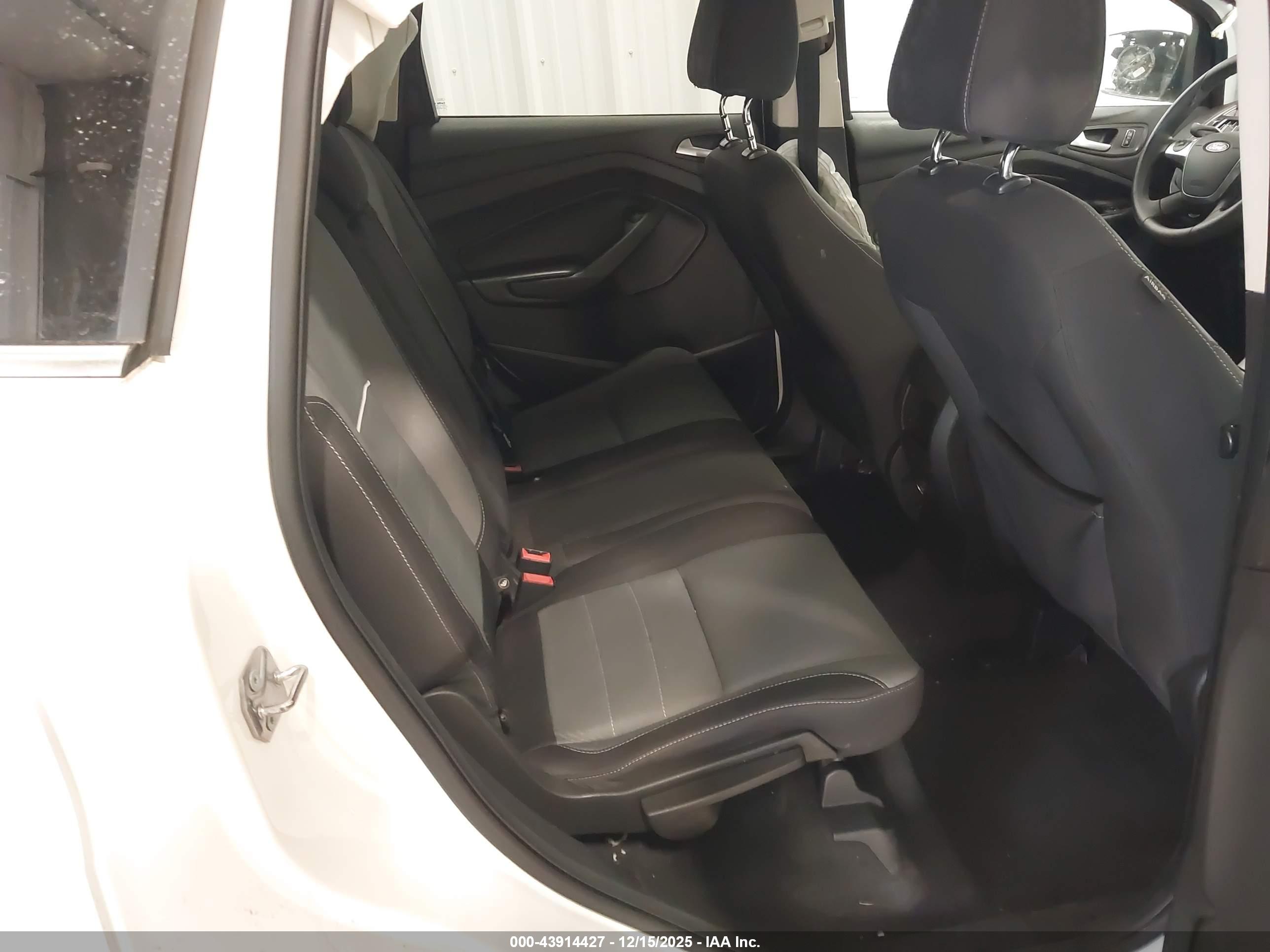 FORD ESCAPE image 8