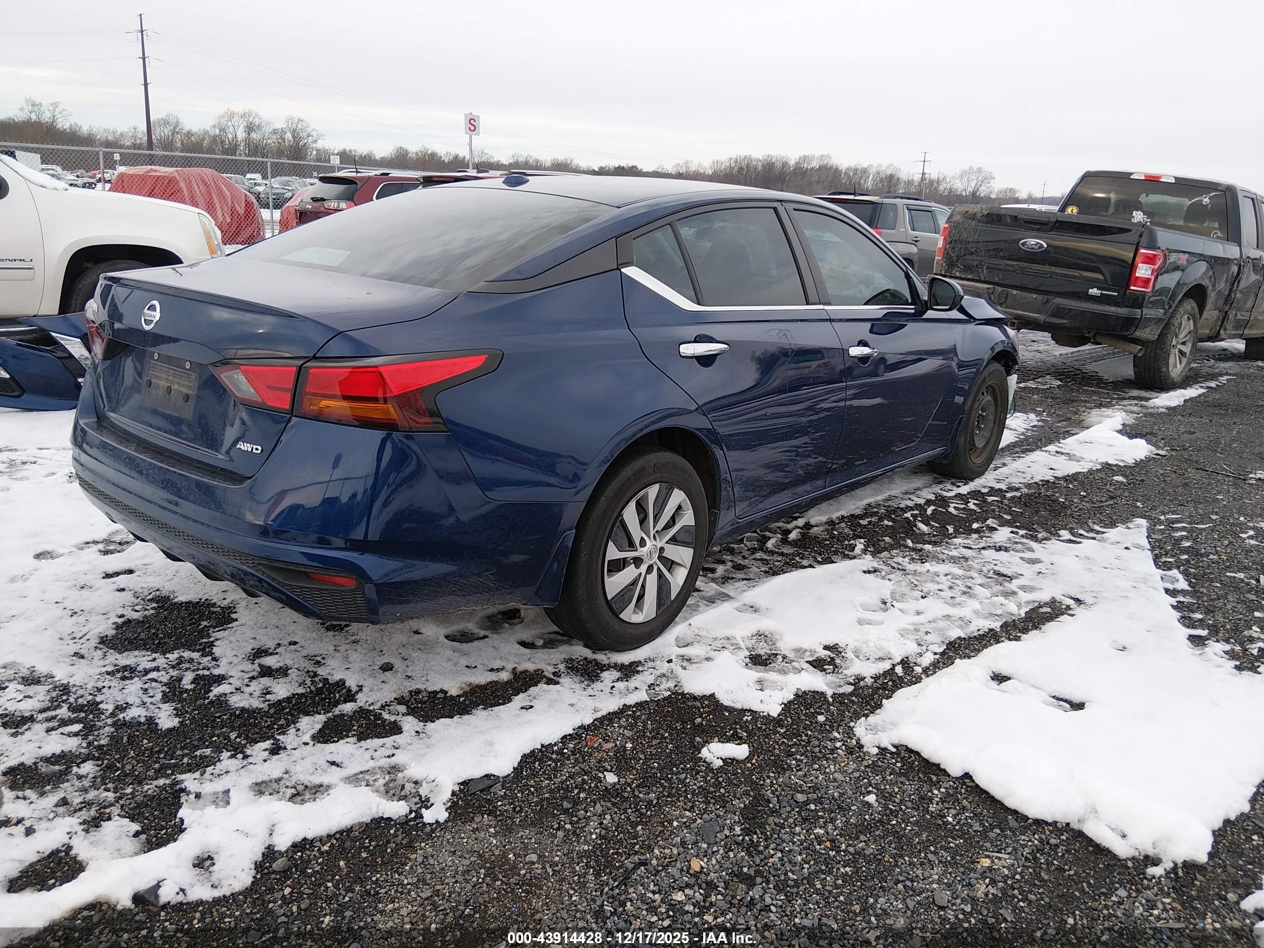 NISSAN ALTIMA image 4