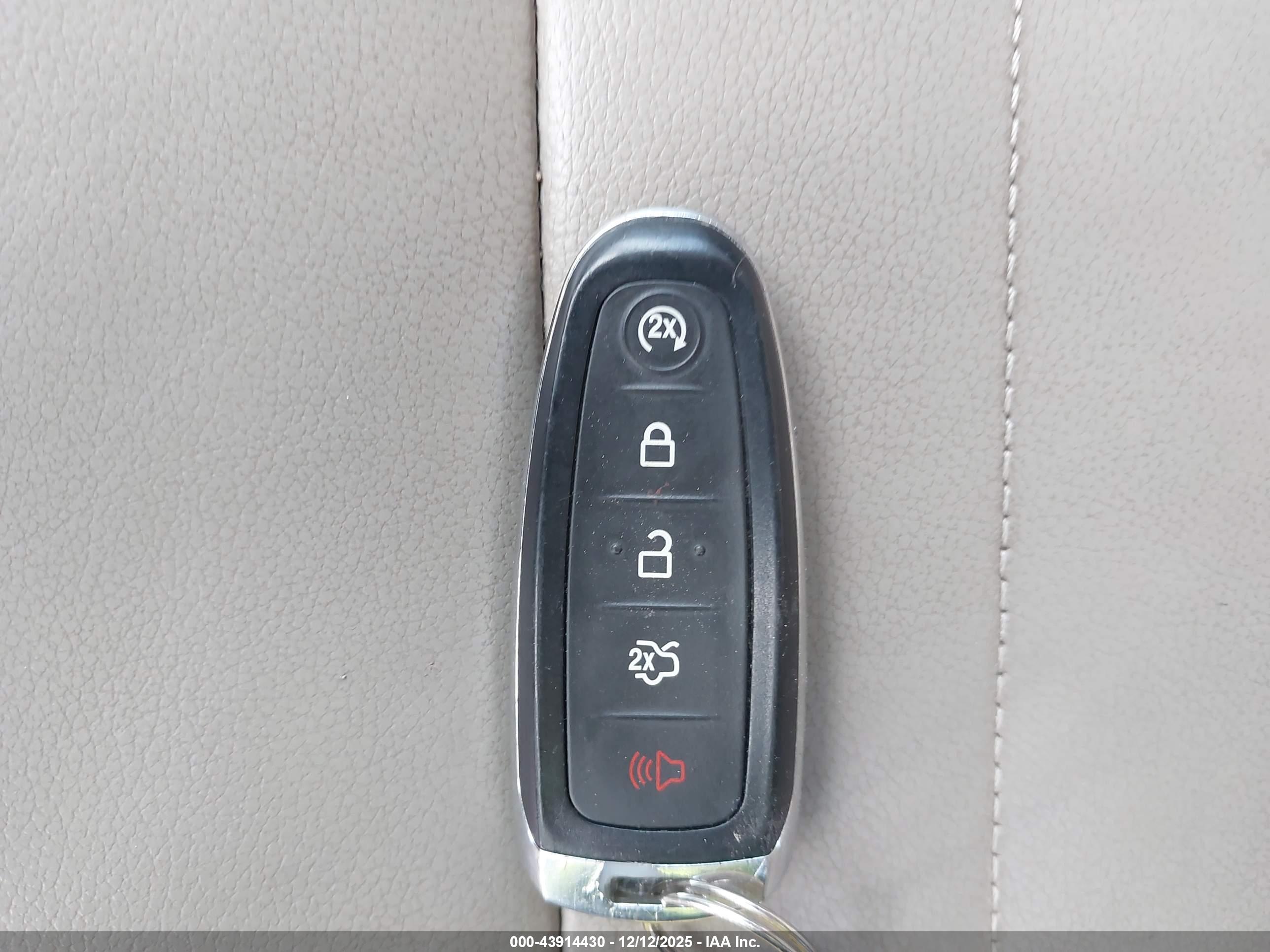 FORD ESCAPE image 11